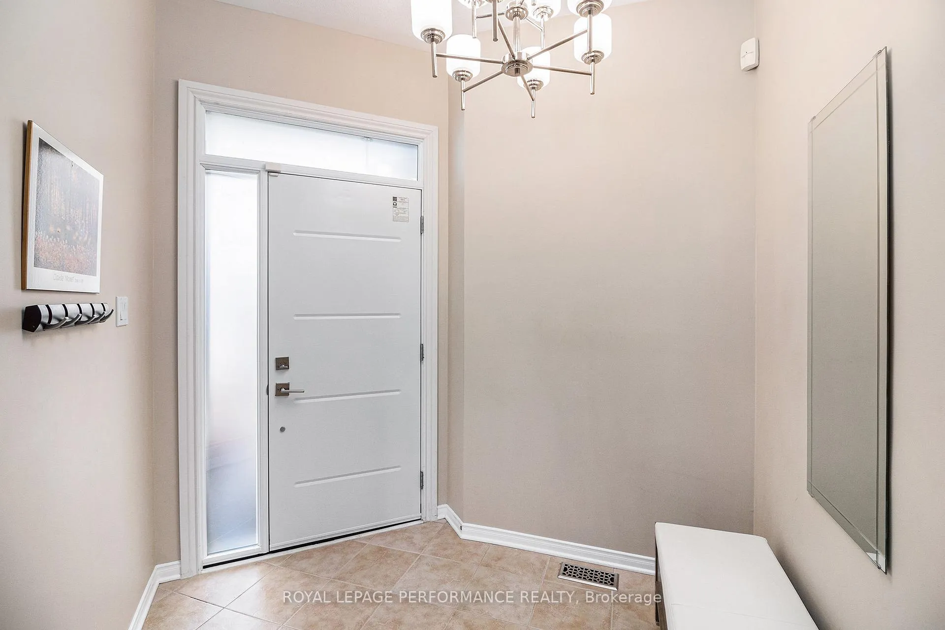 Photo 4 of 2247 Clendenan Crescent, Ottawa, Springridge/East Village — HOMEH