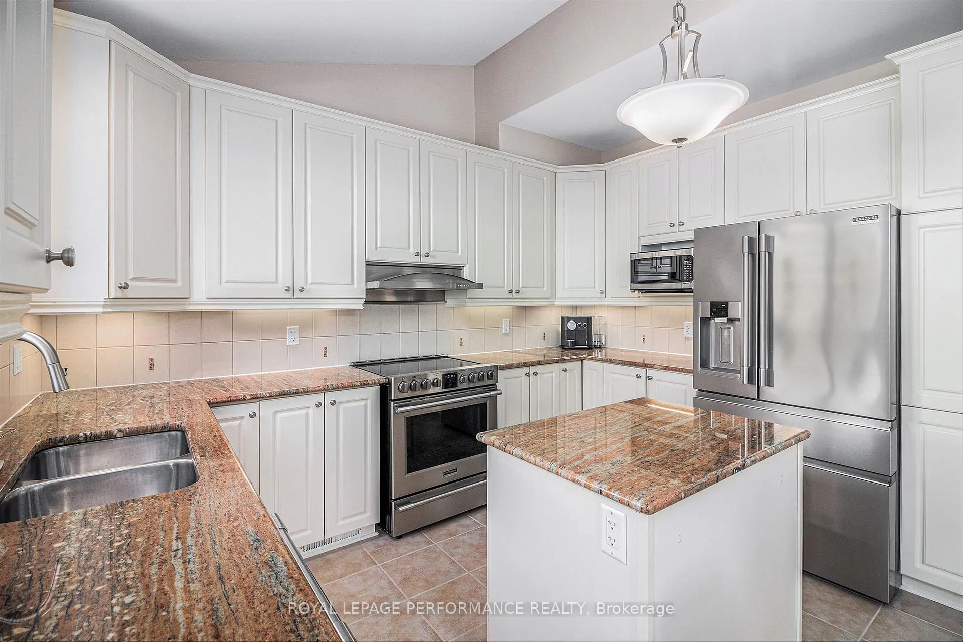 Photo 14 of 2247 Clendenan Crescent, Ottawa, Springridge/East Village — HOMEH