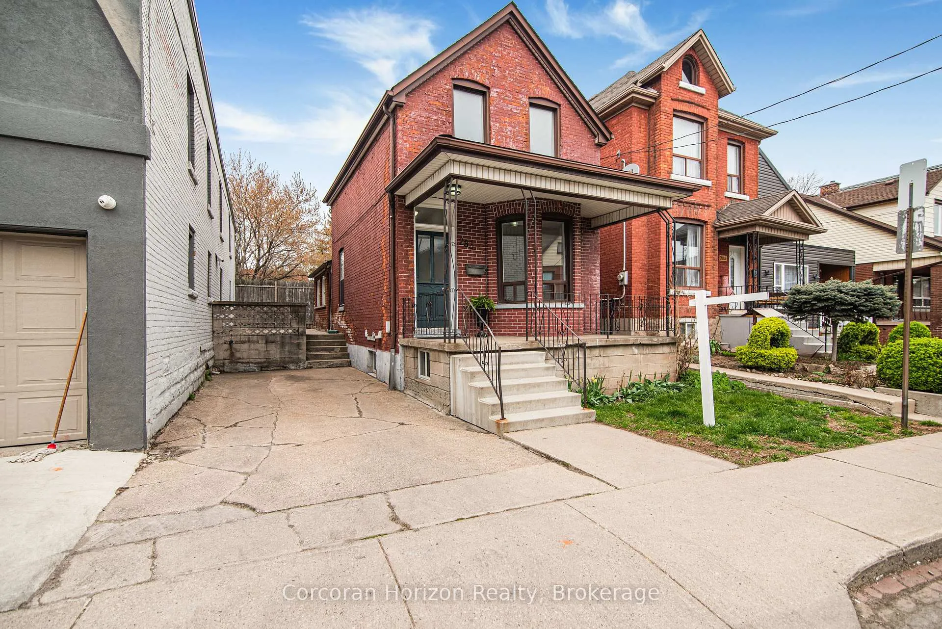 Photo 3 of 283 Emerald Street N, Hamilton, Beasley — HOMEH