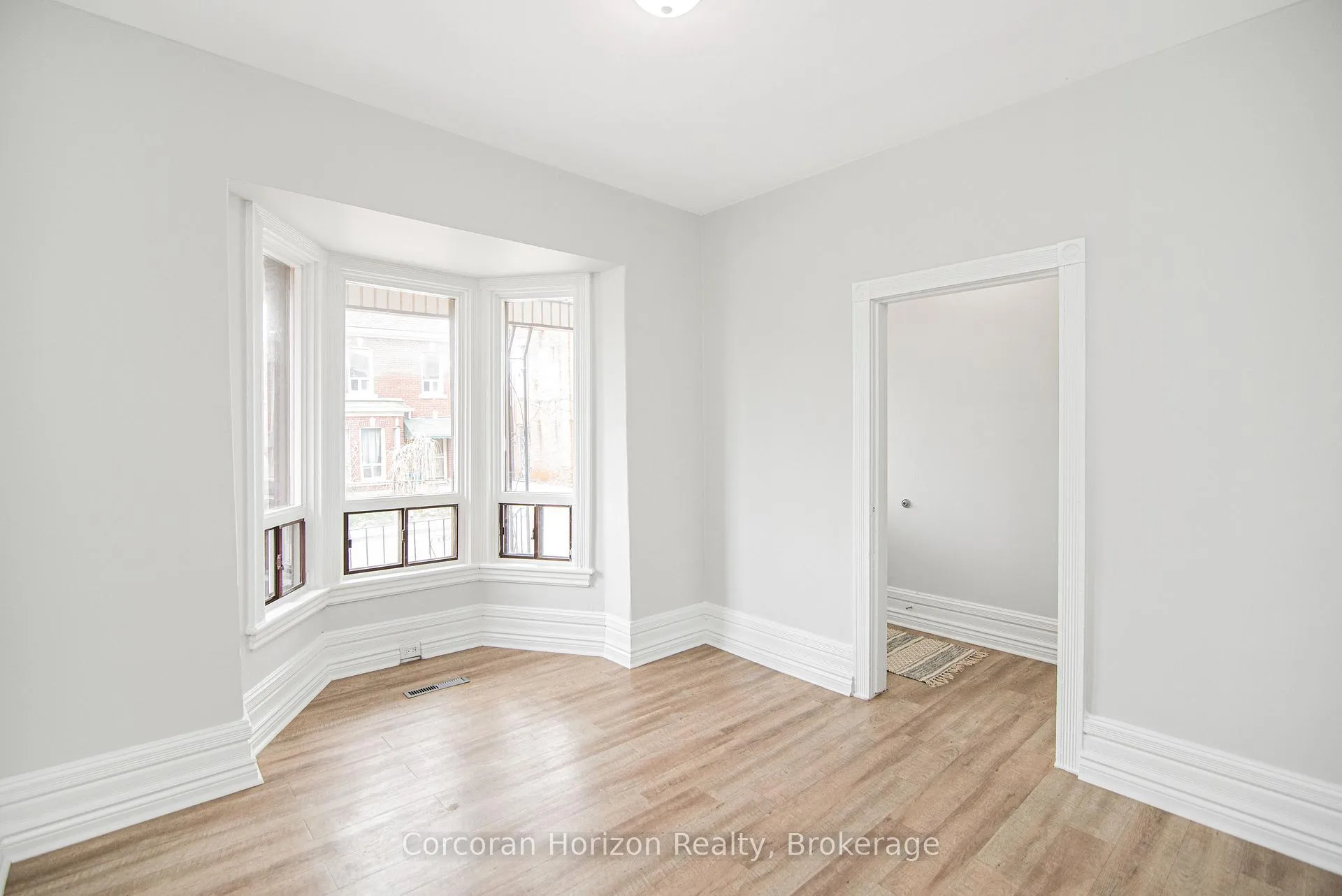 Photo 4 of 283 Emerald Street N, Hamilton, Beasley — HOMEH