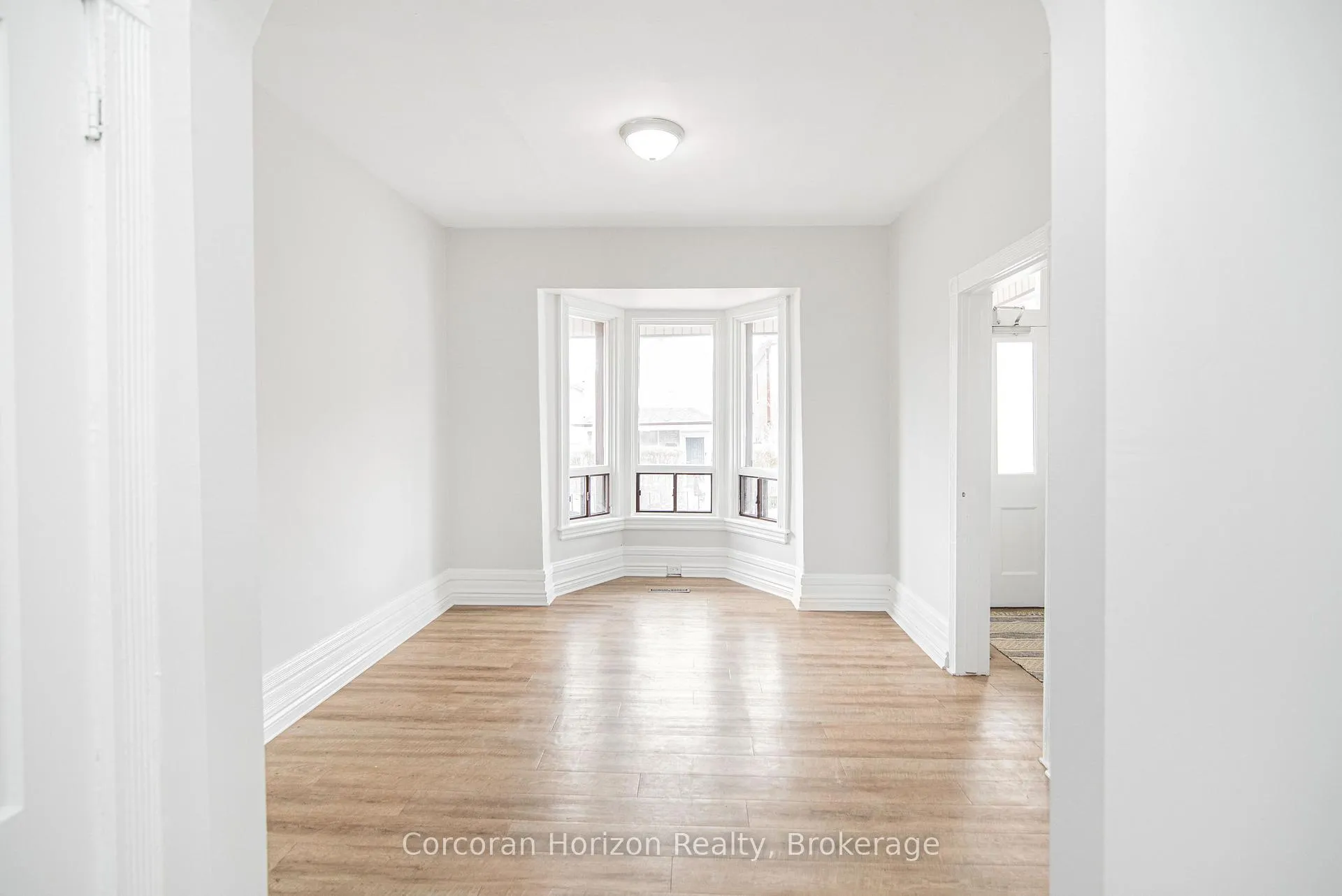 Photo 5 of 283 Emerald Street N, Hamilton, Beasley — HOMEH