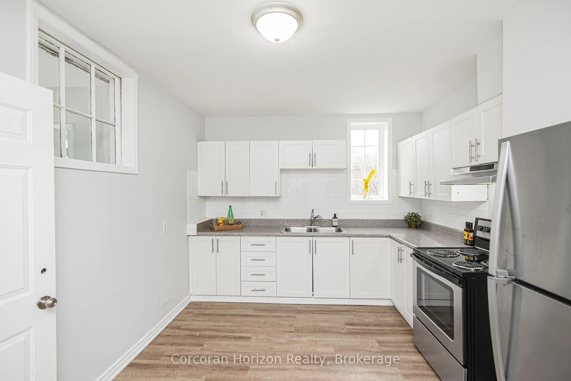 Photo 9 of 283 Emerald Street N, Hamilton, Beasley — HOMEH