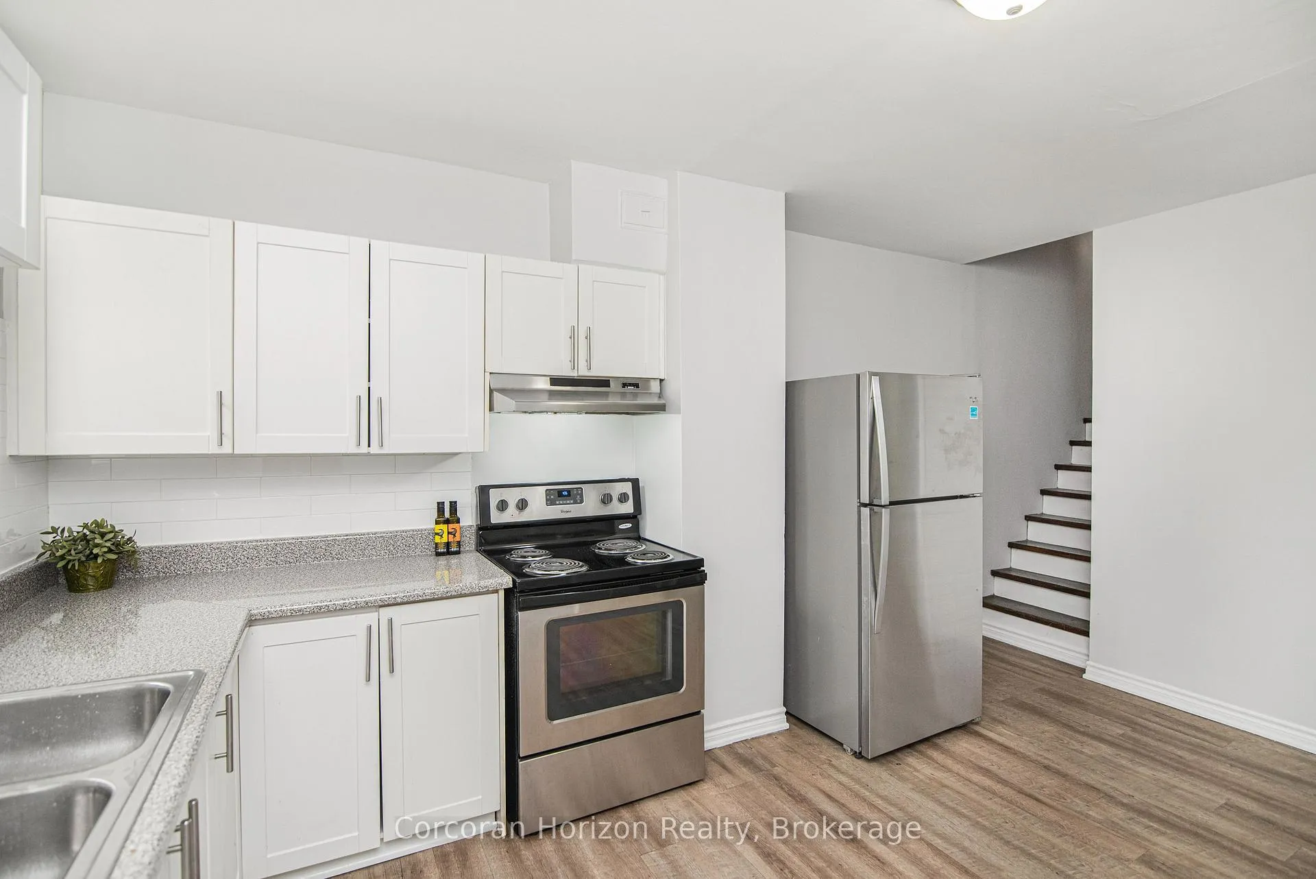 Photo 10 of 283 Emerald Street N, Hamilton, Beasley — HOMEH