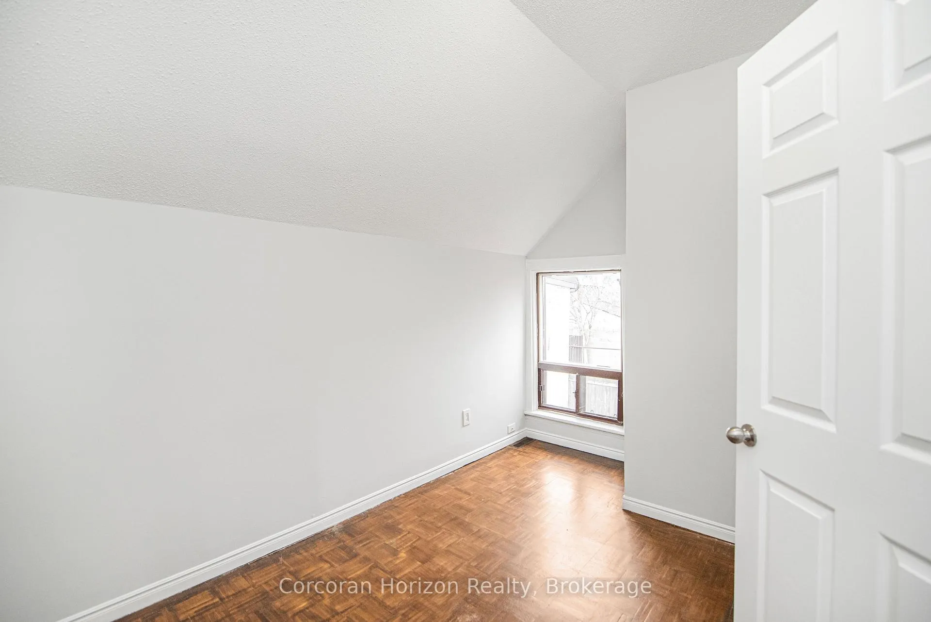 Photo 20 of 283 Emerald Street N, Hamilton, Beasley — HOMEH