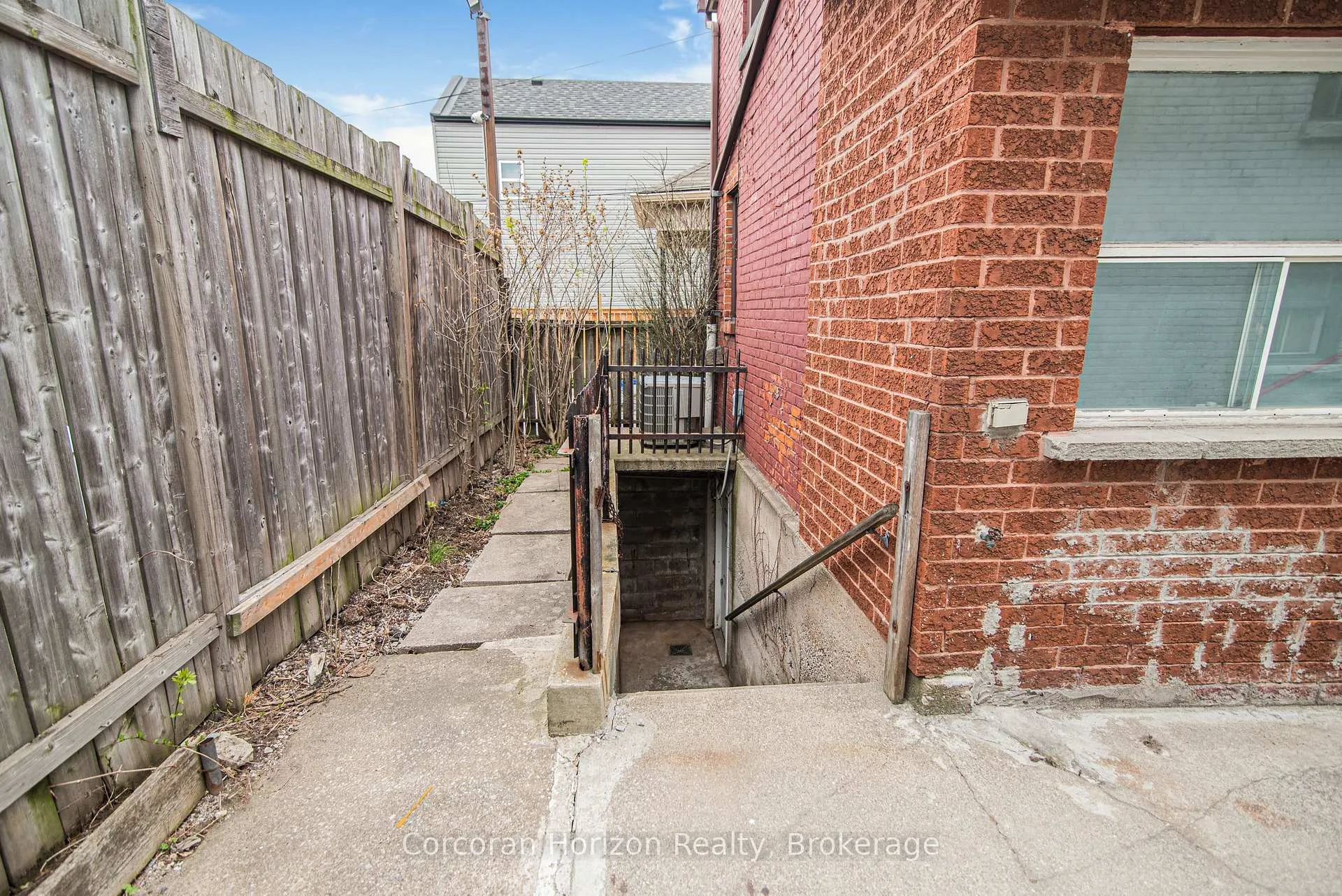 Photo 29 of 283 Emerald Street N, Hamilton, Beasley — HOMEH