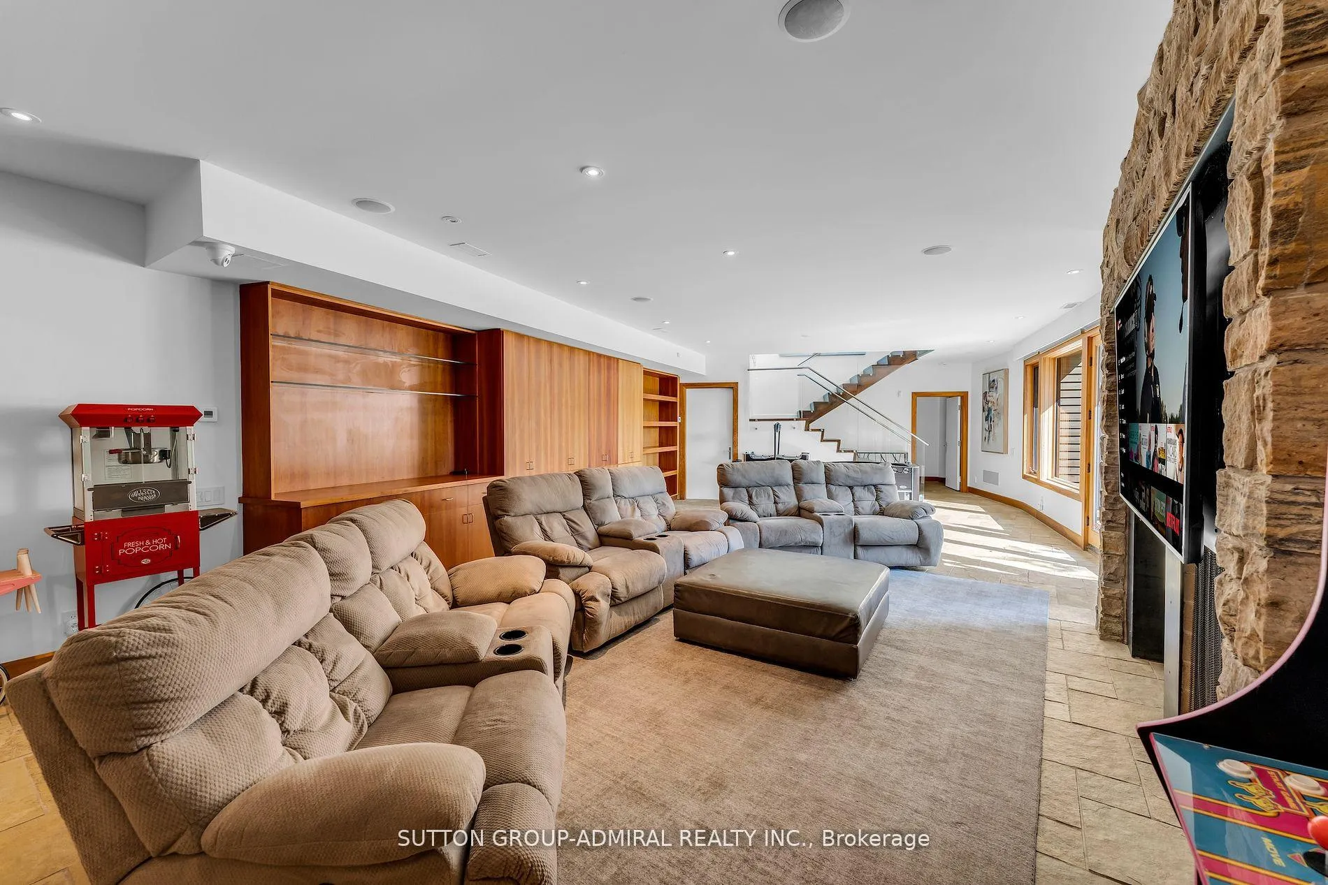 Photo 34 of 27 Elm Ridge Acres Road, Markham, Thornhill — HOMEH
