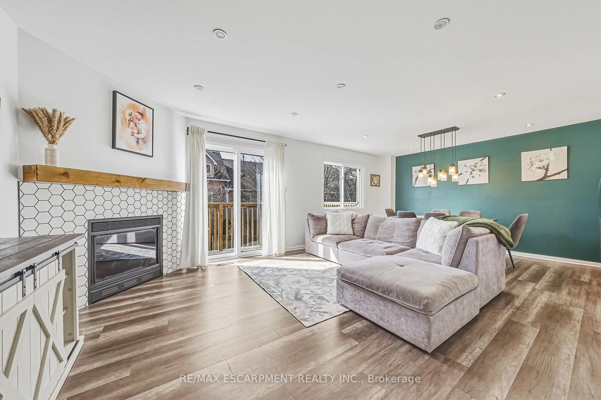 Photo 3 of Unit 242, 2055 Walkers Line, Burlington, Rose — HOMEH