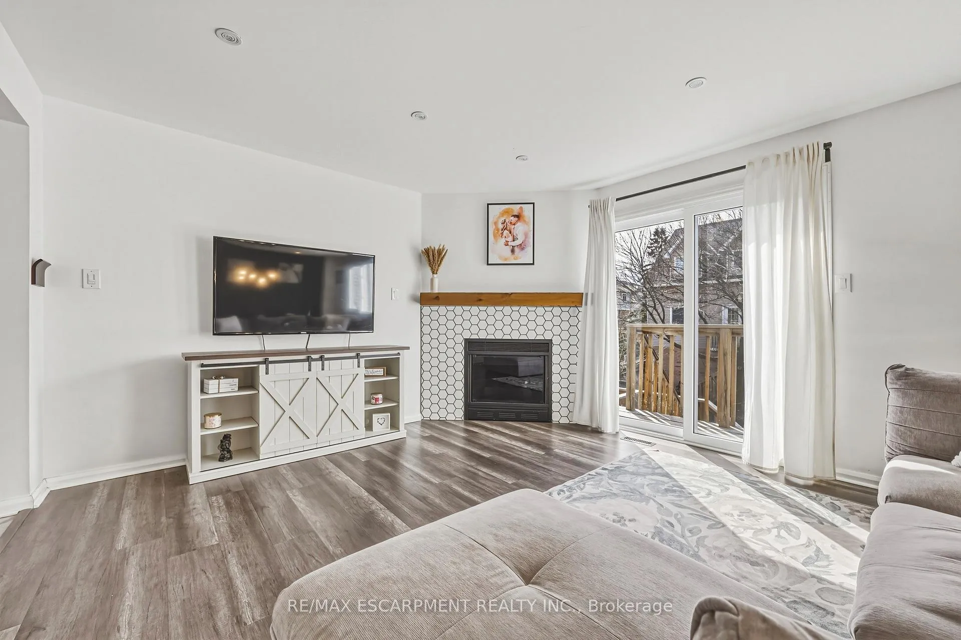 Photo 5 of Unit 242, 2055 Walkers Line, Burlington, Rose — HOMEH