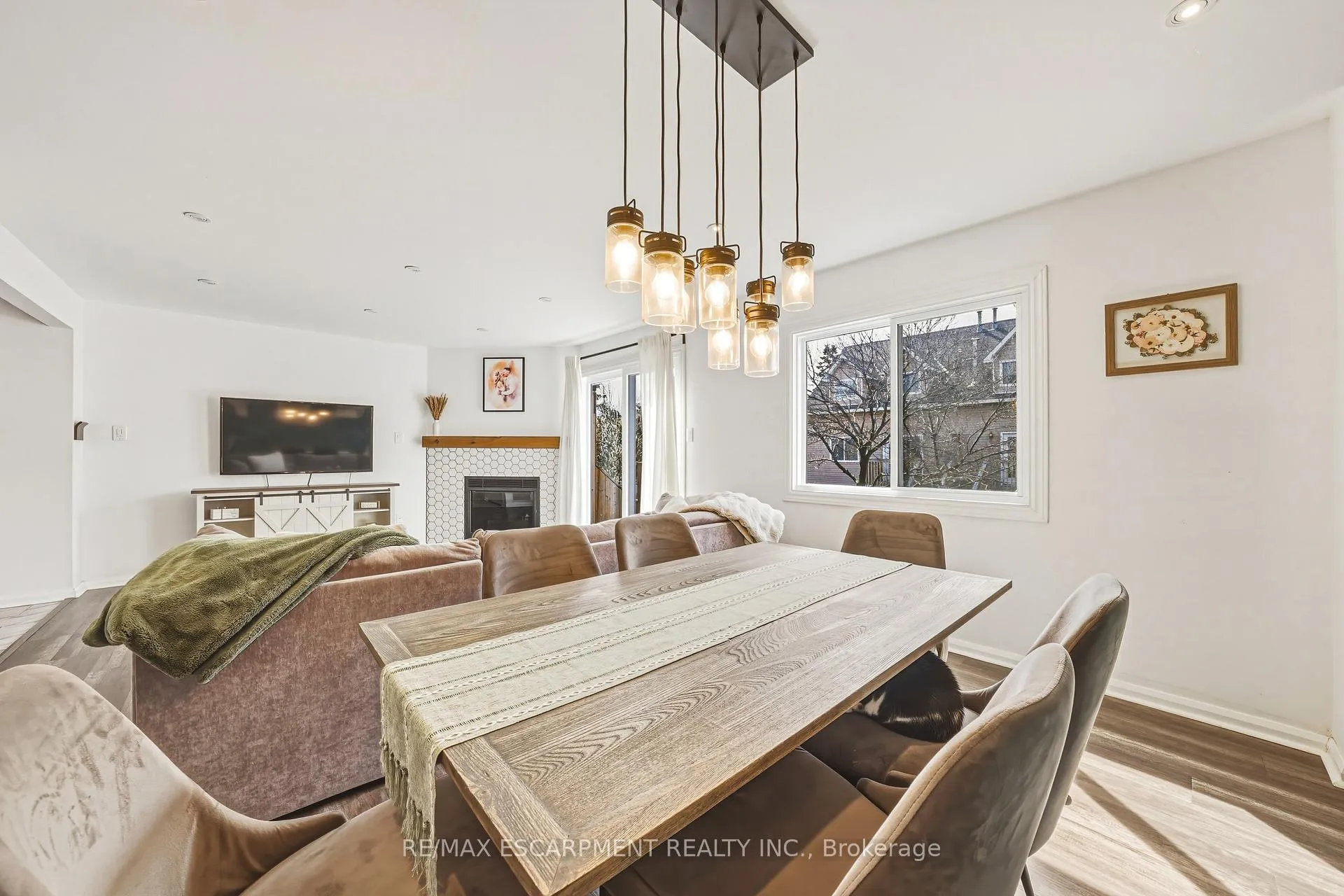 Photo 7 of Unit 242, 2055 Walkers Line, Burlington, Rose — HOMEH