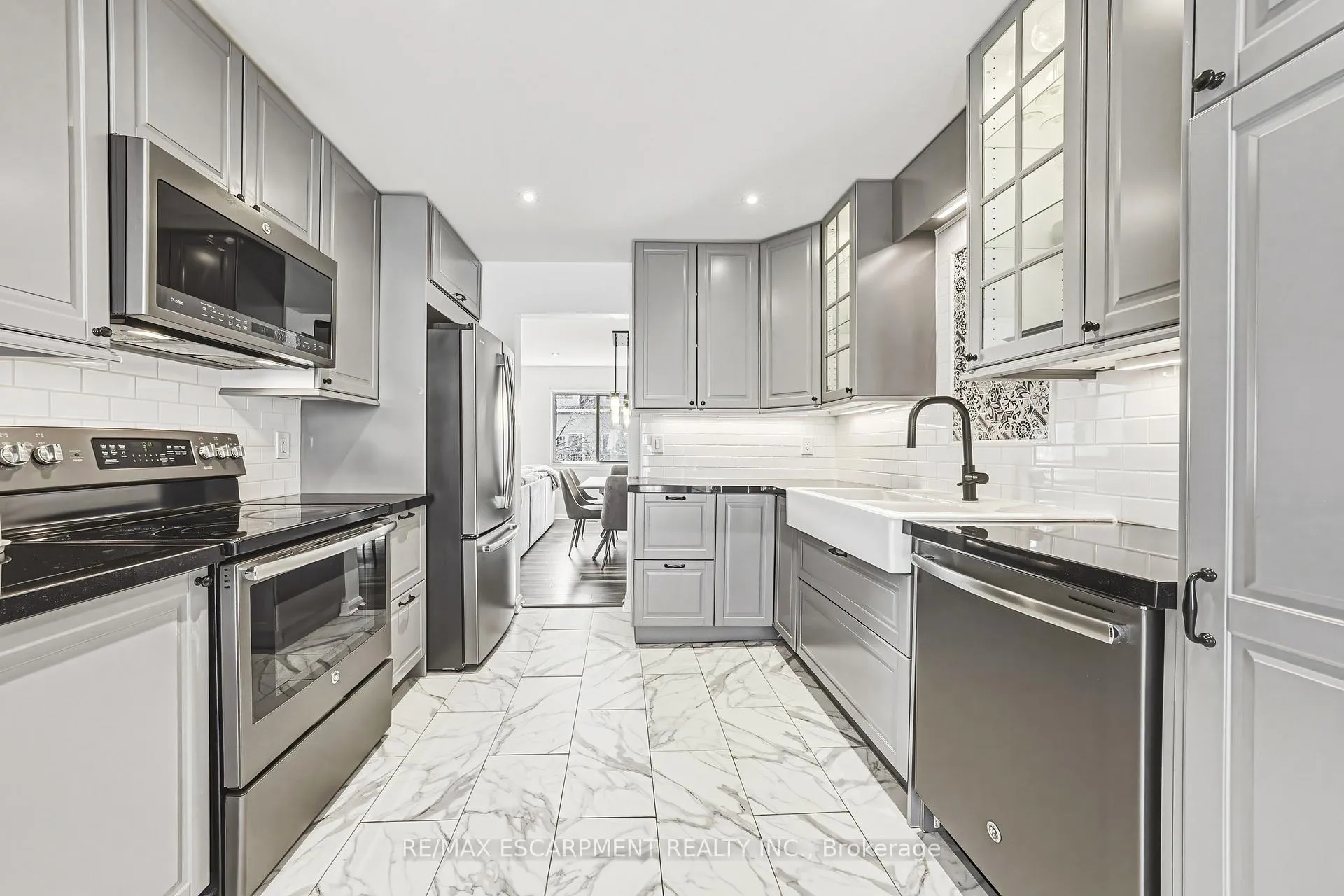 Photo 8 of Unit 242, 2055 Walkers Line, Burlington, Rose — HOMEH