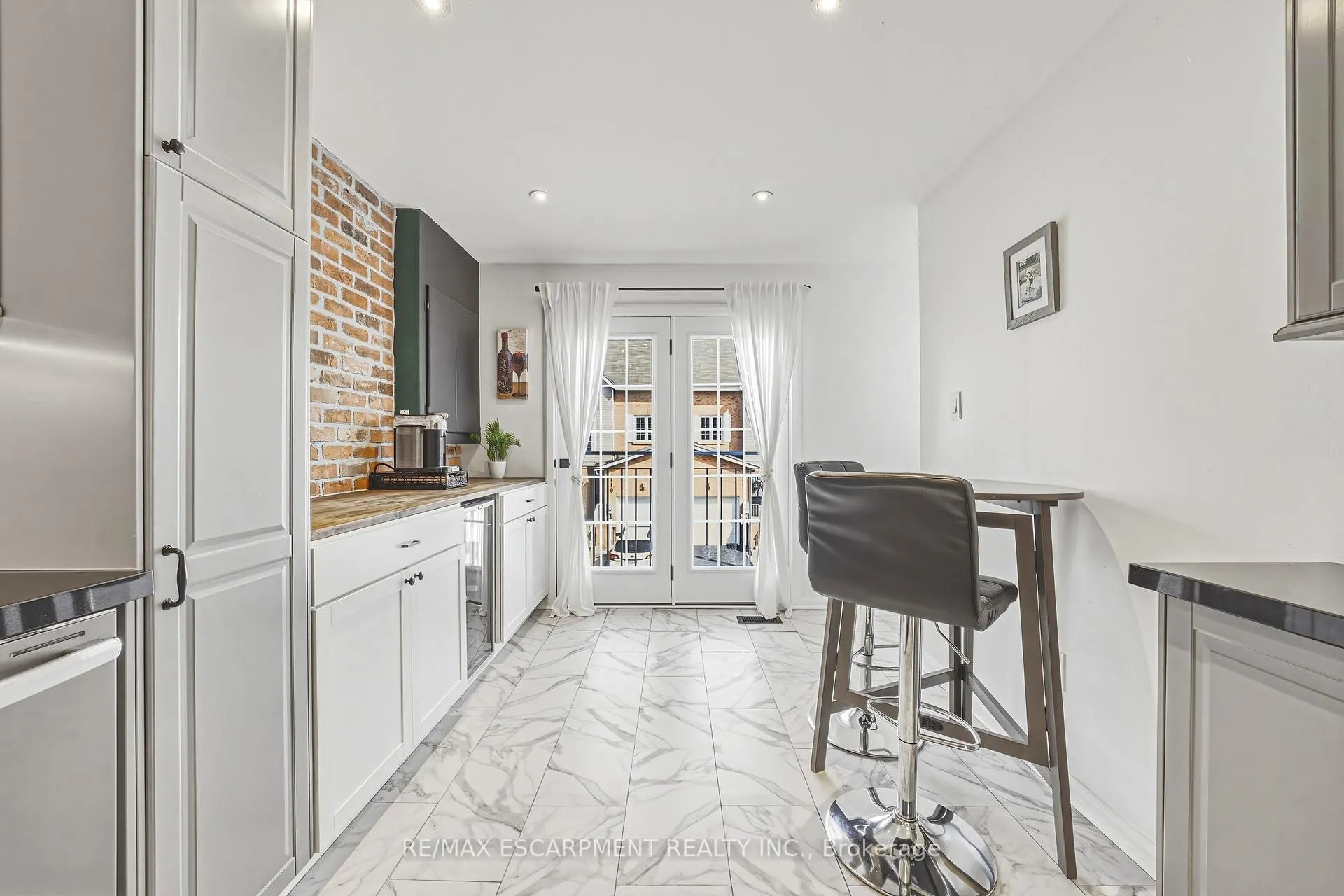 Photo 9 of Unit 242, 2055 Walkers Line, Burlington, Rose — HOMEH