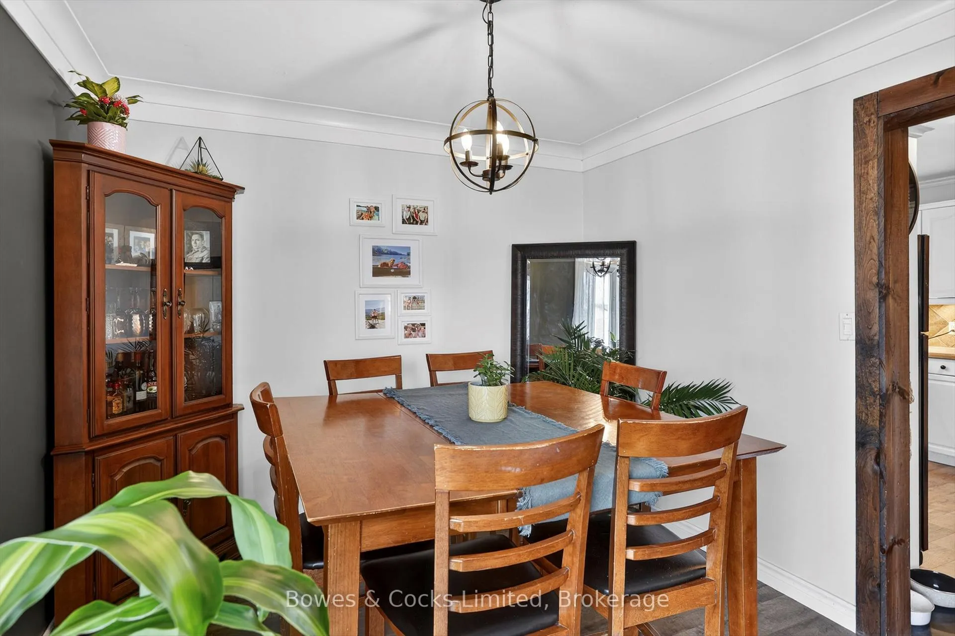 Photo 9 of 832 Cameron Street, Peterborough, Otonabee Ward 1 — HOMEH