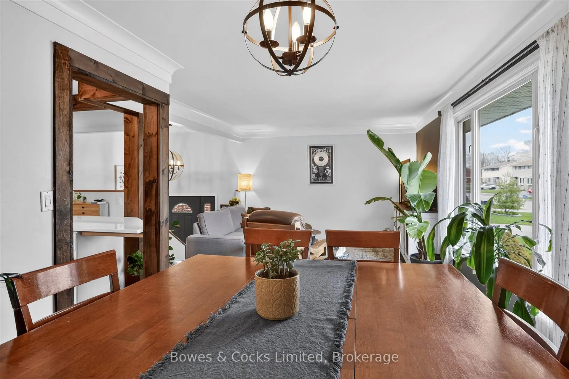Photo 10 of 832 Cameron Street, Peterborough, Otonabee Ward 1 — HOMEH