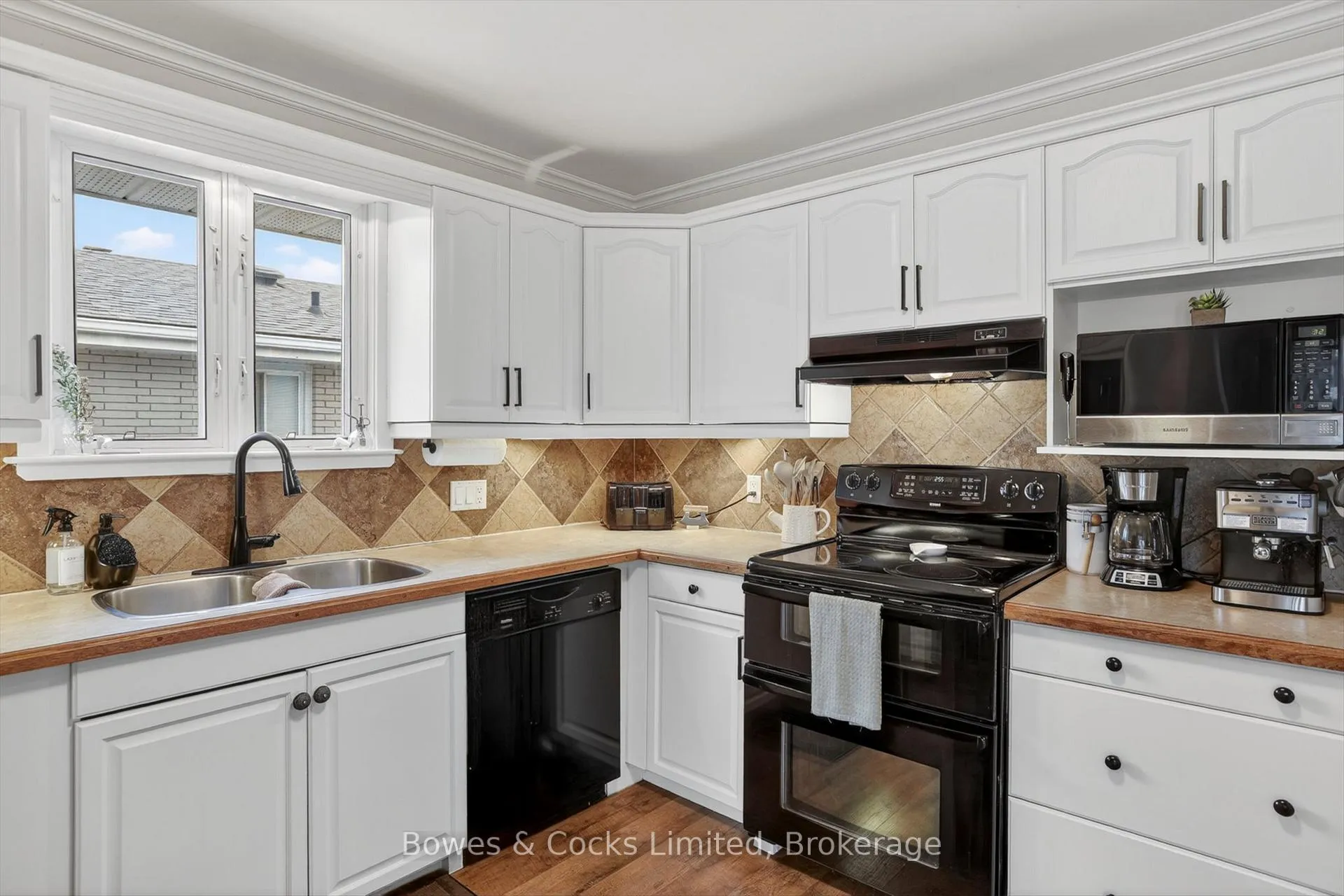 Photo 14 of 832 Cameron Street, Peterborough, Otonabee Ward 1 — HOMEH