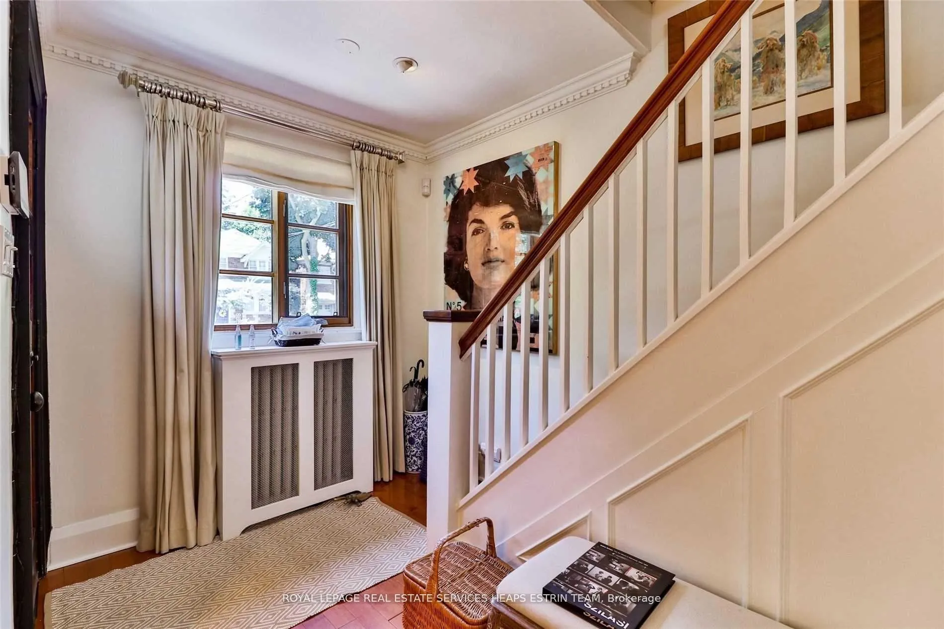 Photo 4 of 45 Cameron Crescent, Toronto, Leaside — HOMEH