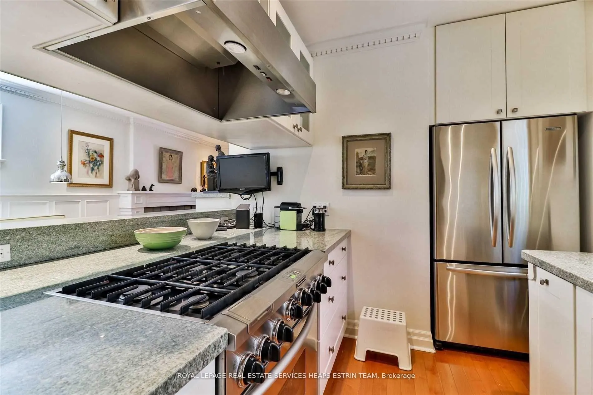 Photo 12 of 45 Cameron Crescent, Toronto, Leaside — HOMEH