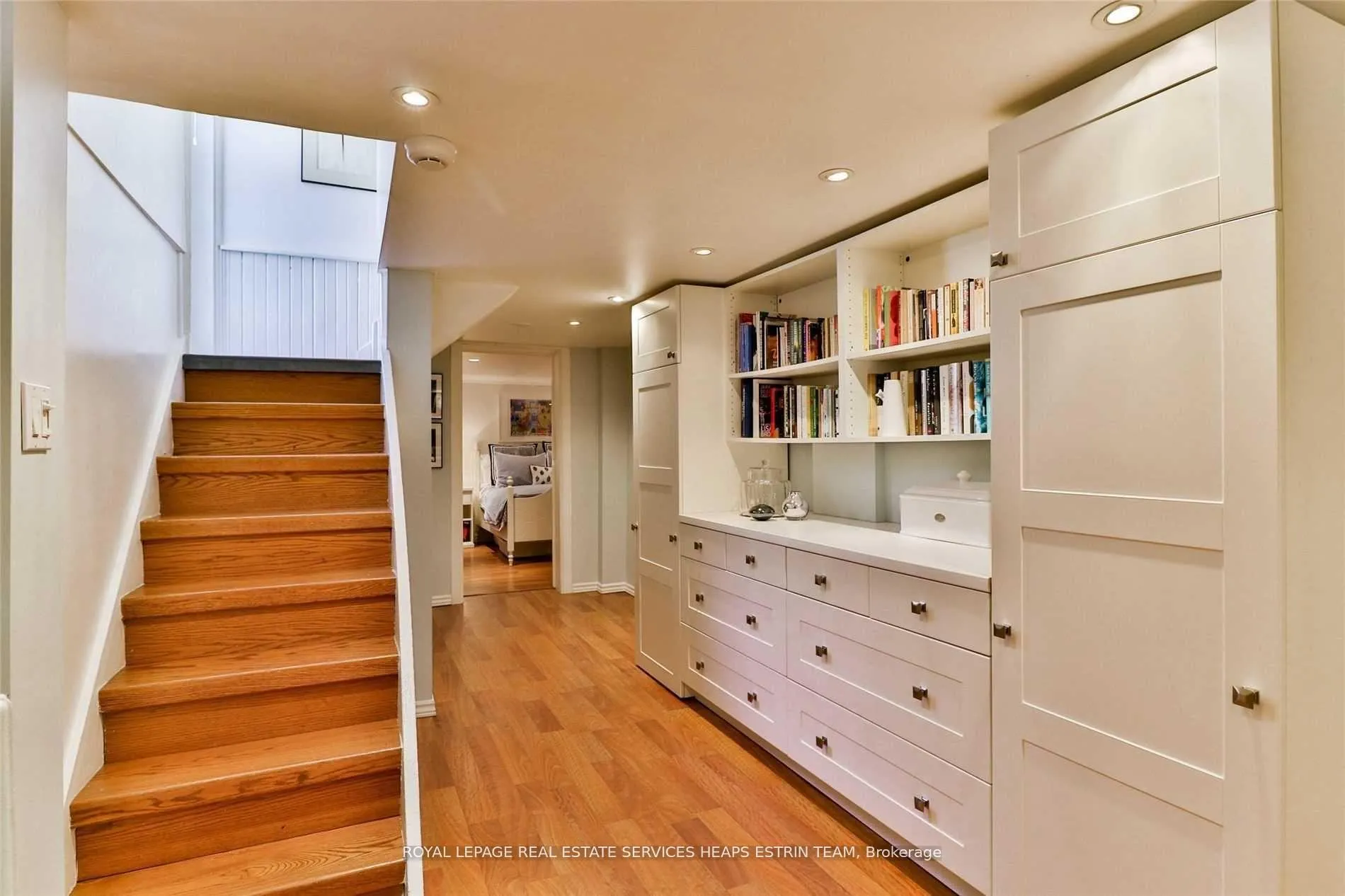 Photo 20 of 45 Cameron Crescent, Toronto, Leaside — HOMEH
