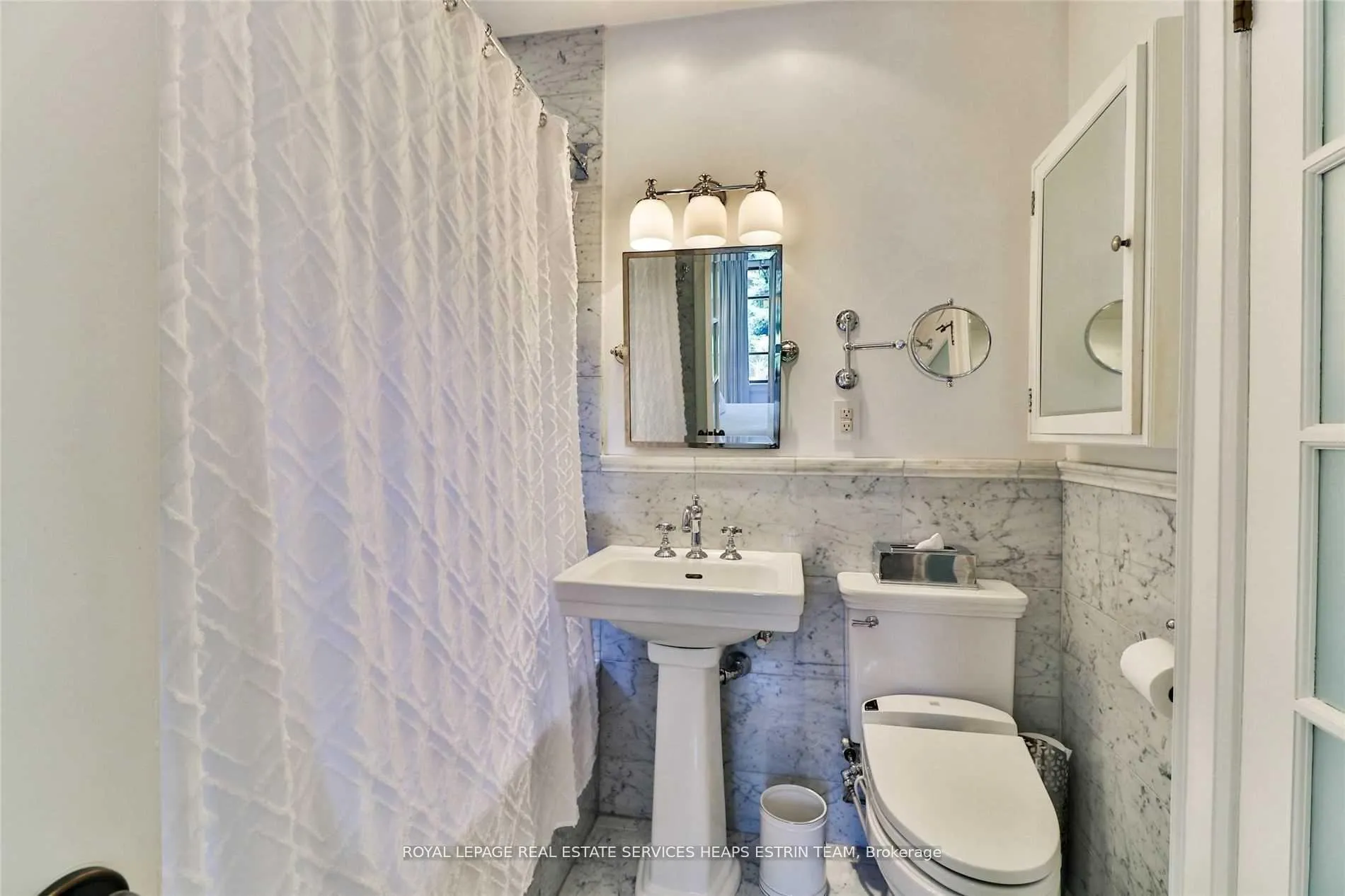 Photo 24 of 45 Cameron Crescent, Toronto, Leaside — HOMEH
