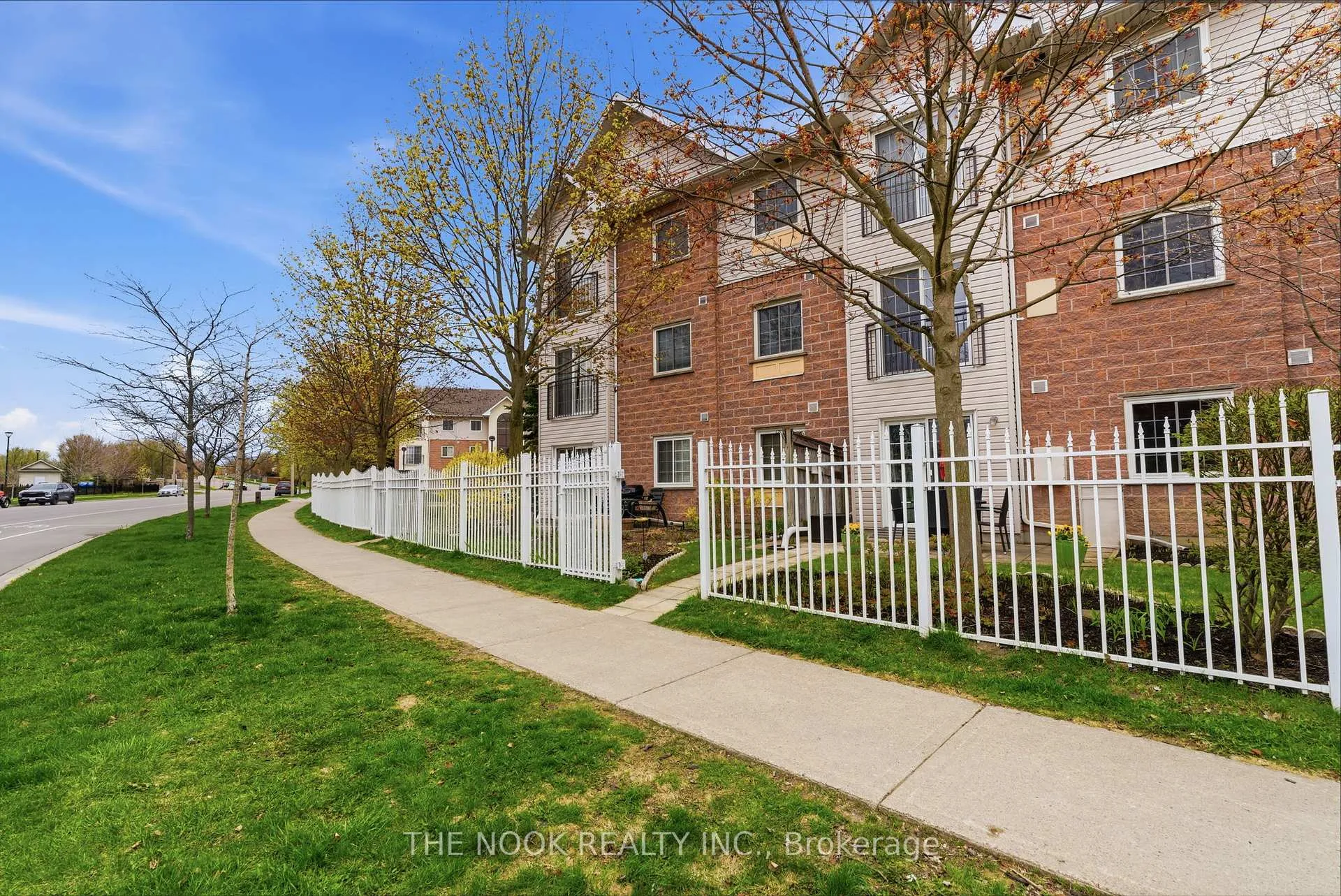 Photo 1 of Unit 107, 91 Aspen Springs Drive, Clarington, Bowmanville — HOMEH