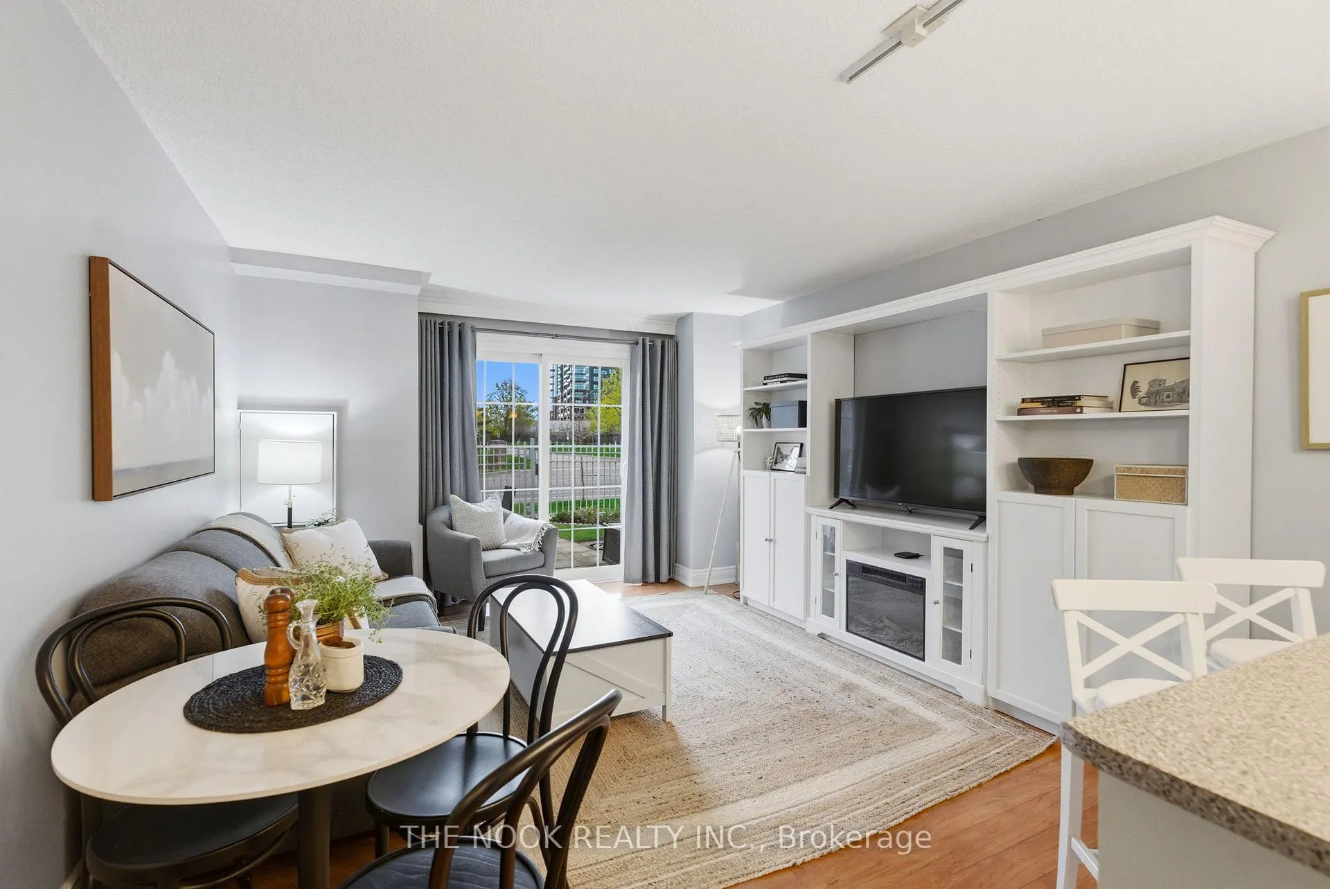 Photo 3 of Unit 107, 91 Aspen Springs Drive, Clarington, Bowmanville — HOMEH