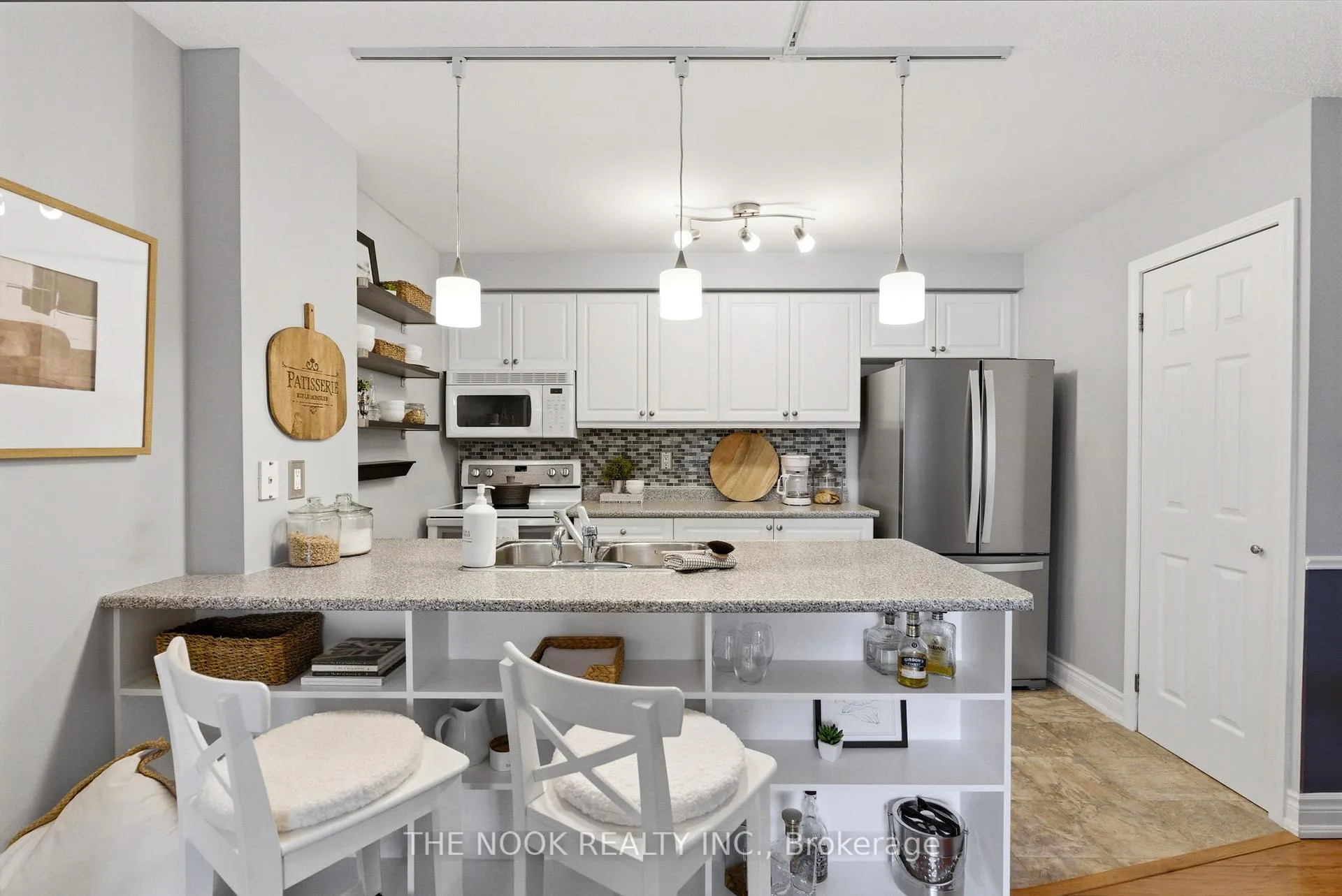 Photo 7 of Unit 107, 91 Aspen Springs Drive, Clarington, Bowmanville — HOMEH