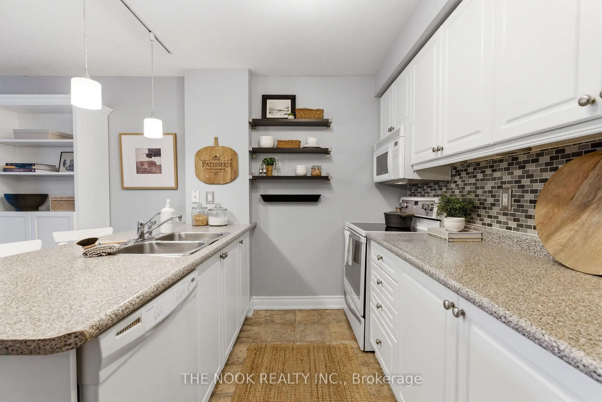 Photo 8 of Unit 107, 91 Aspen Springs Drive, Clarington, Bowmanville — HOMEH