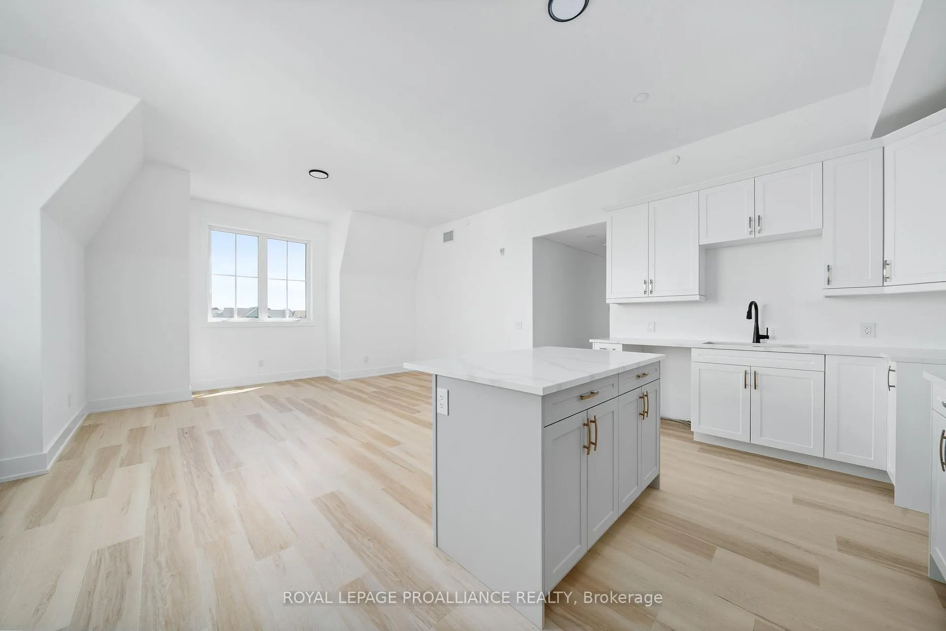Photo 6 of Unit 302, 941 Charles Wilson Parkway, Cobourg — HOMEH