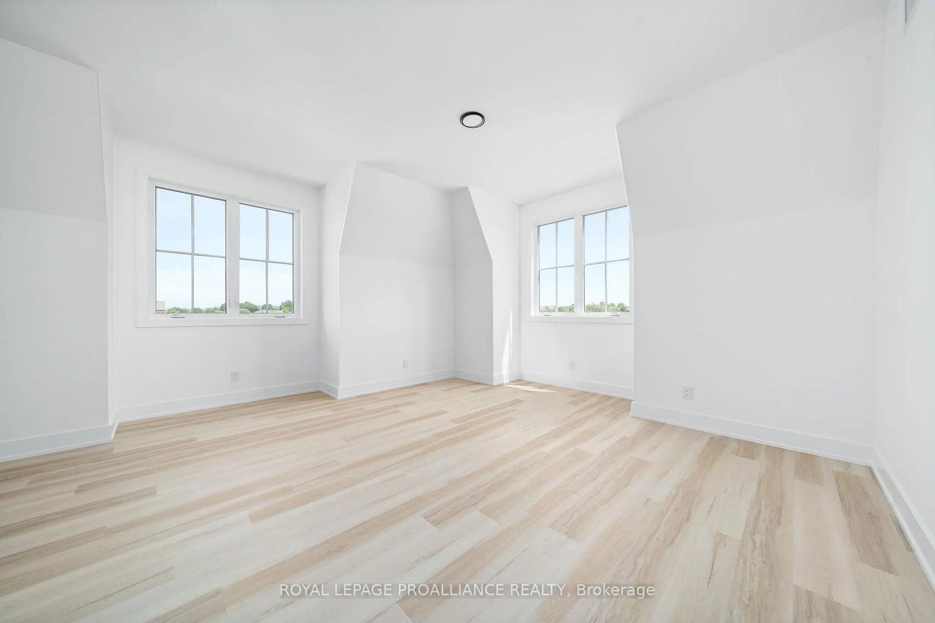 Photo 8 of Unit 302, 941 Charles Wilson Parkway, Cobourg — HOMEH