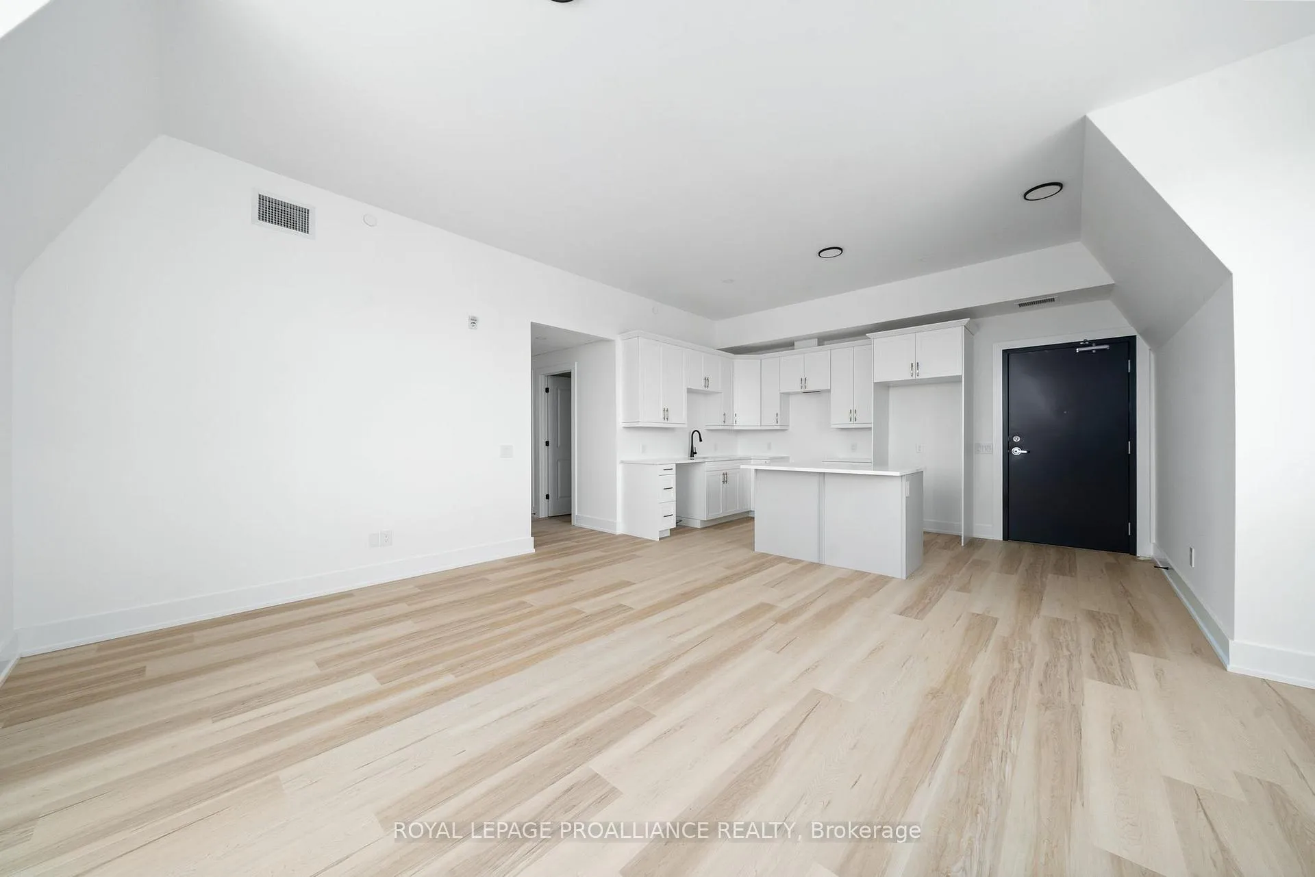 Photo 9 of Unit 302, 941 Charles Wilson Parkway, Cobourg — HOMEH
