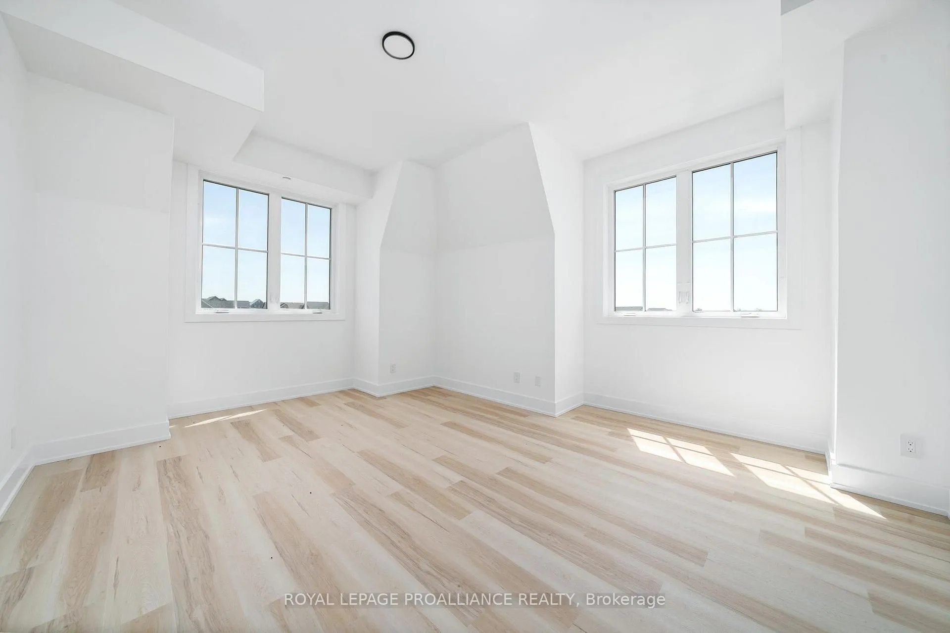 Photo 11 of Unit 302, 941 Charles Wilson Parkway, Cobourg — HOMEH