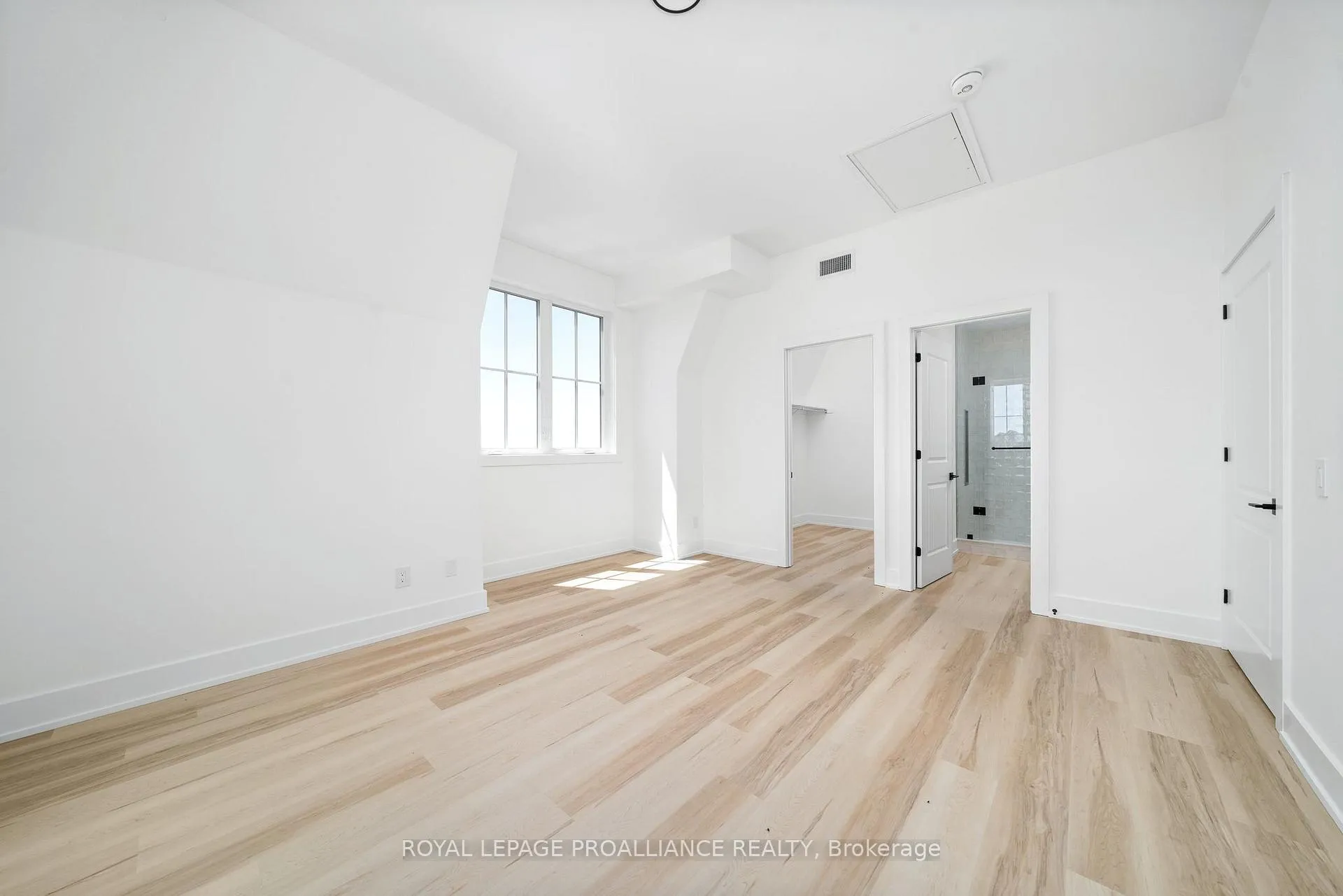 Photo 12 of Unit 302, 941 Charles Wilson Parkway, Cobourg — HOMEH
