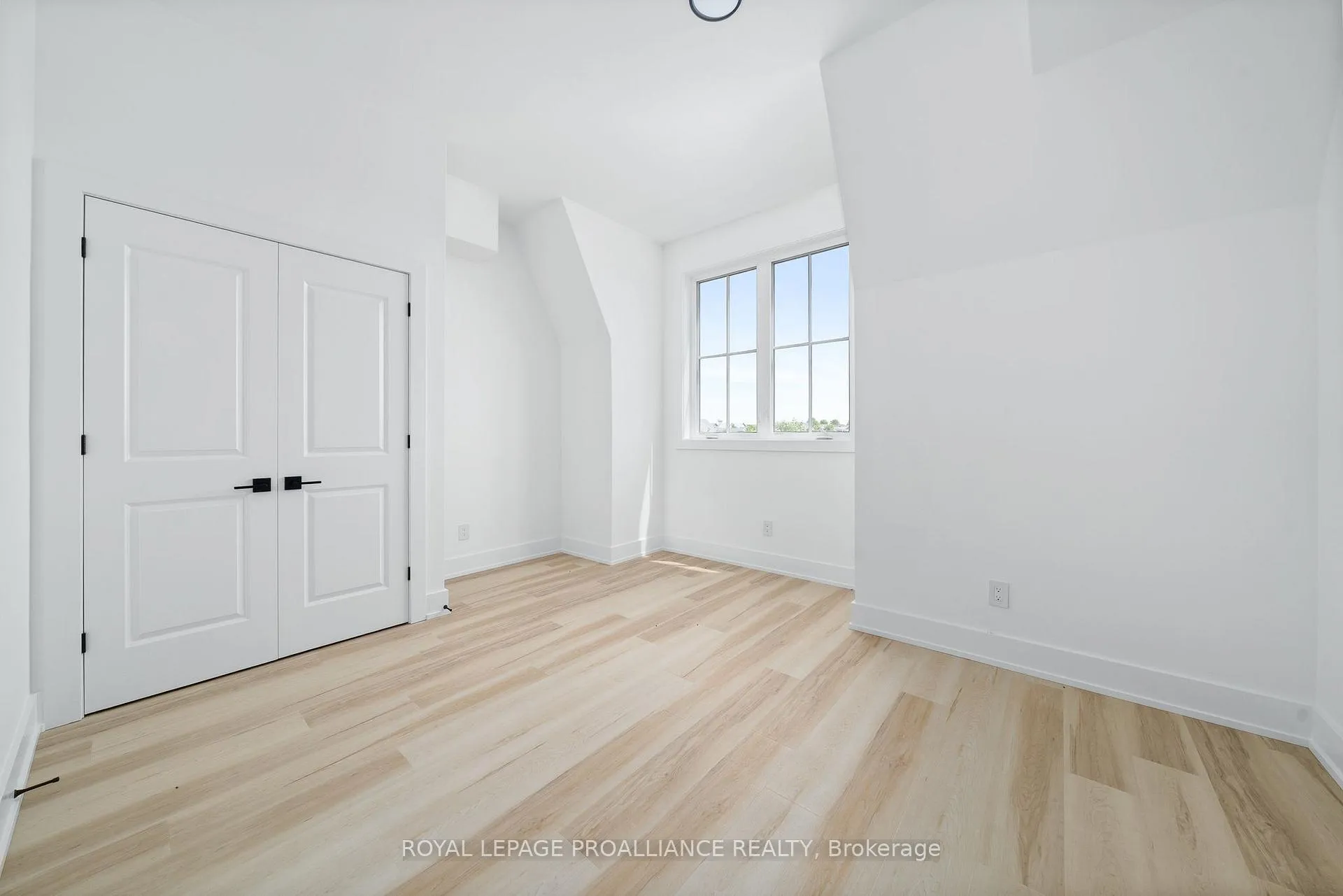 Photo 14 of Unit 302, 941 Charles Wilson Parkway, Cobourg — HOMEH