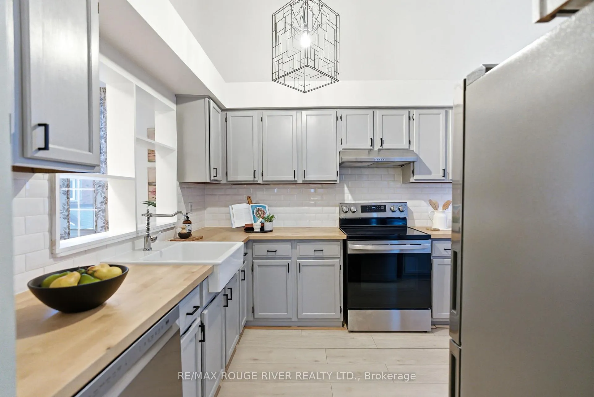 Photo 12 of Unit E2, 1665 Nash Road, Clarington, Courtice — HOMEH