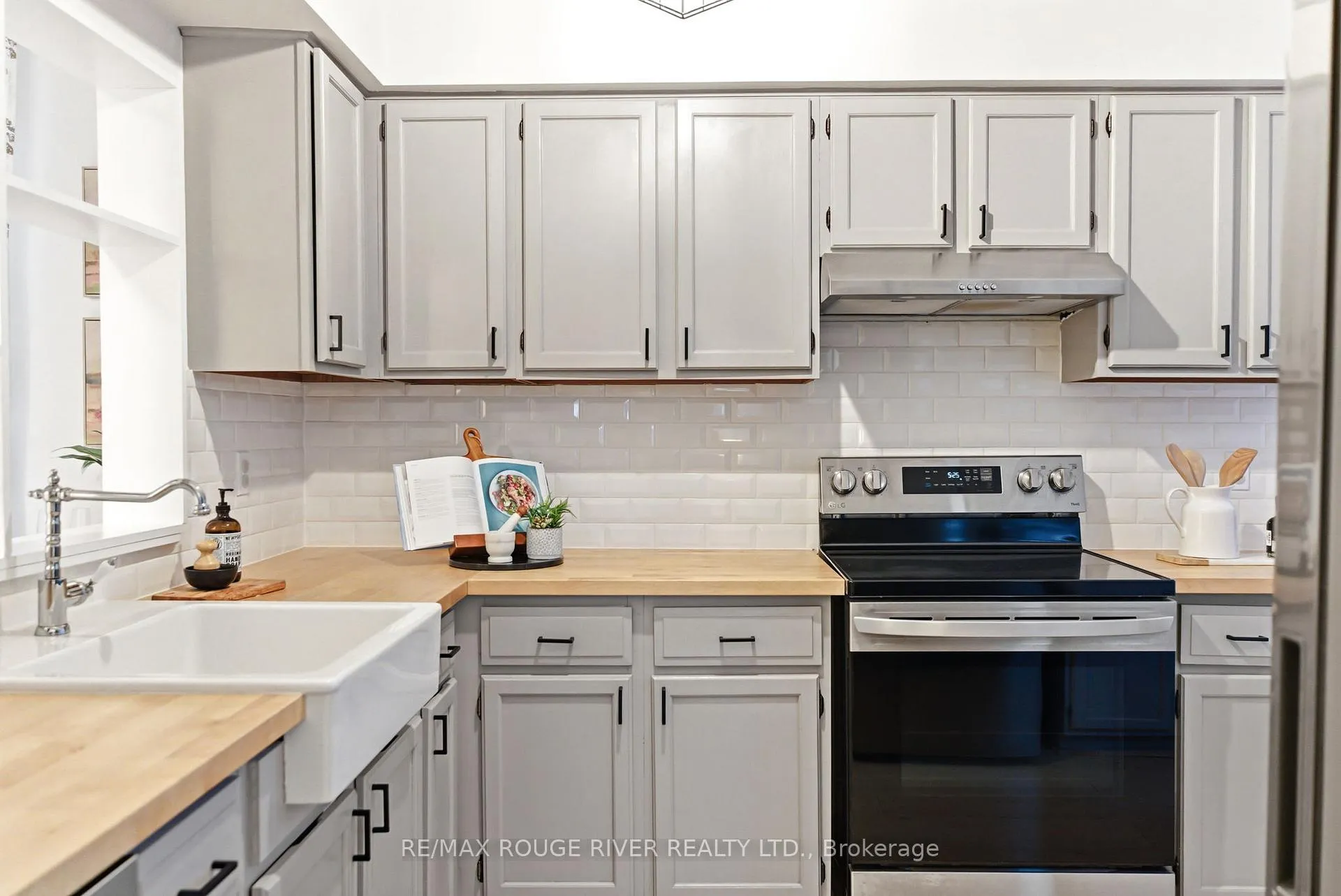 Photo 16 of Unit E2, 1665 Nash Road, Clarington, Courtice — HOMEH