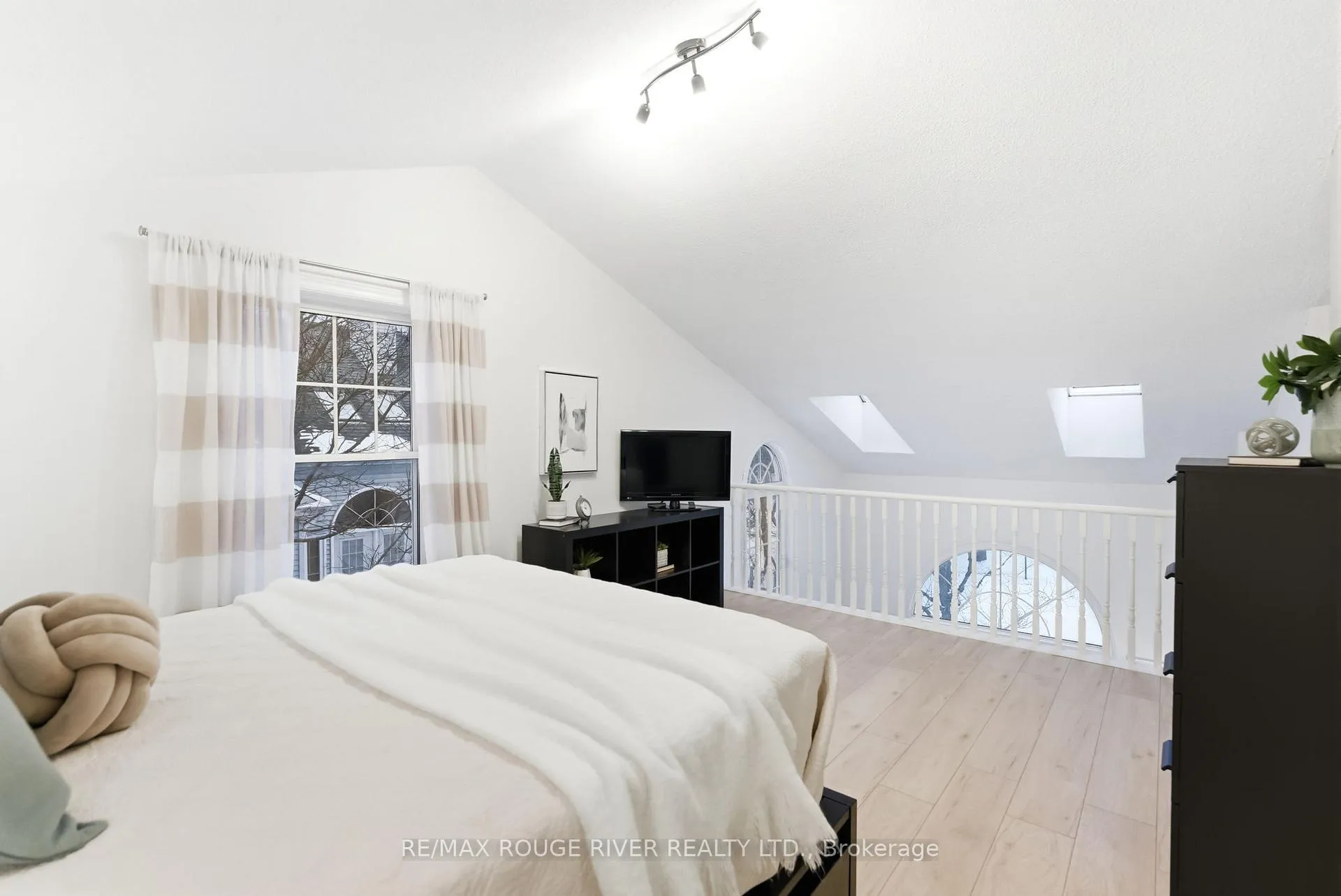 Photo 29 of Unit E2, 1665 Nash Road, Clarington, Courtice — HOMEH