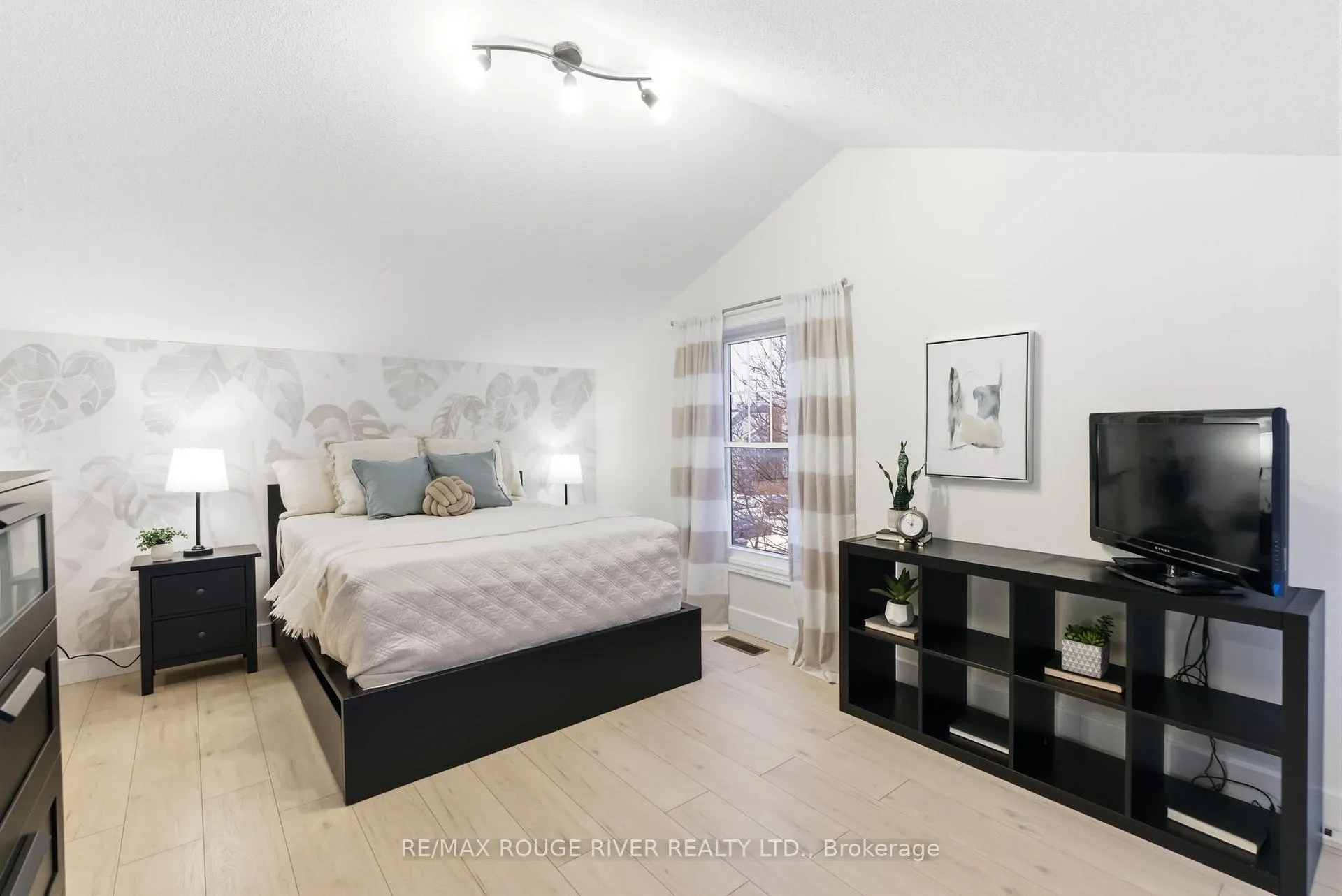 Photo 31 of Unit E2, 1665 Nash Road, Clarington, Courtice — HOMEH