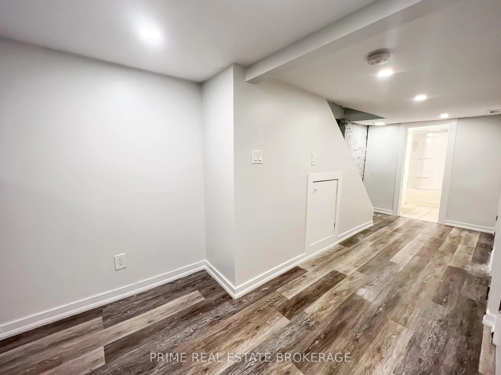 Photo 32 of 203 John Street N, Hamilton, Beasley — HOMEH