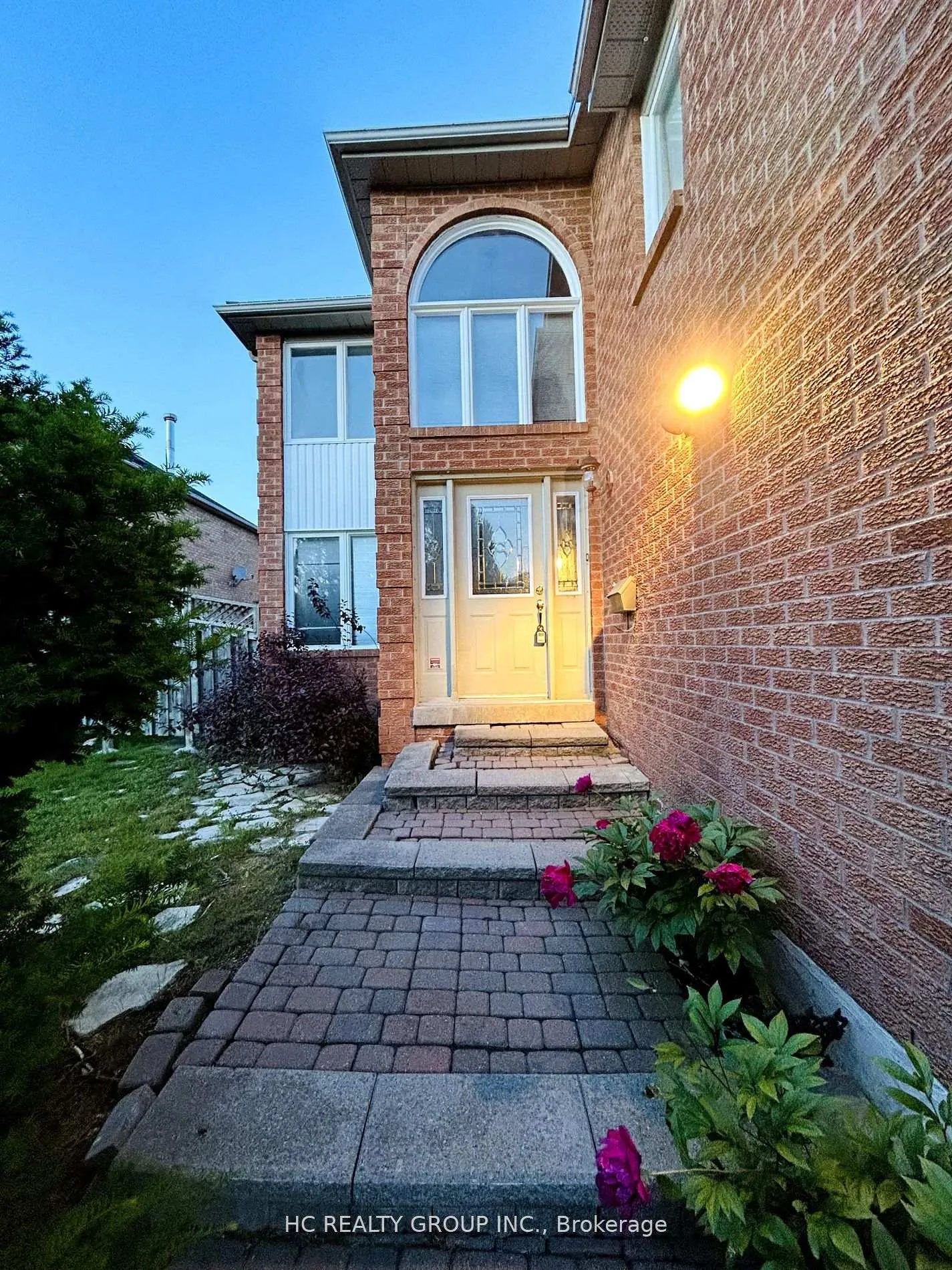Front of 33 Westmoreland Court