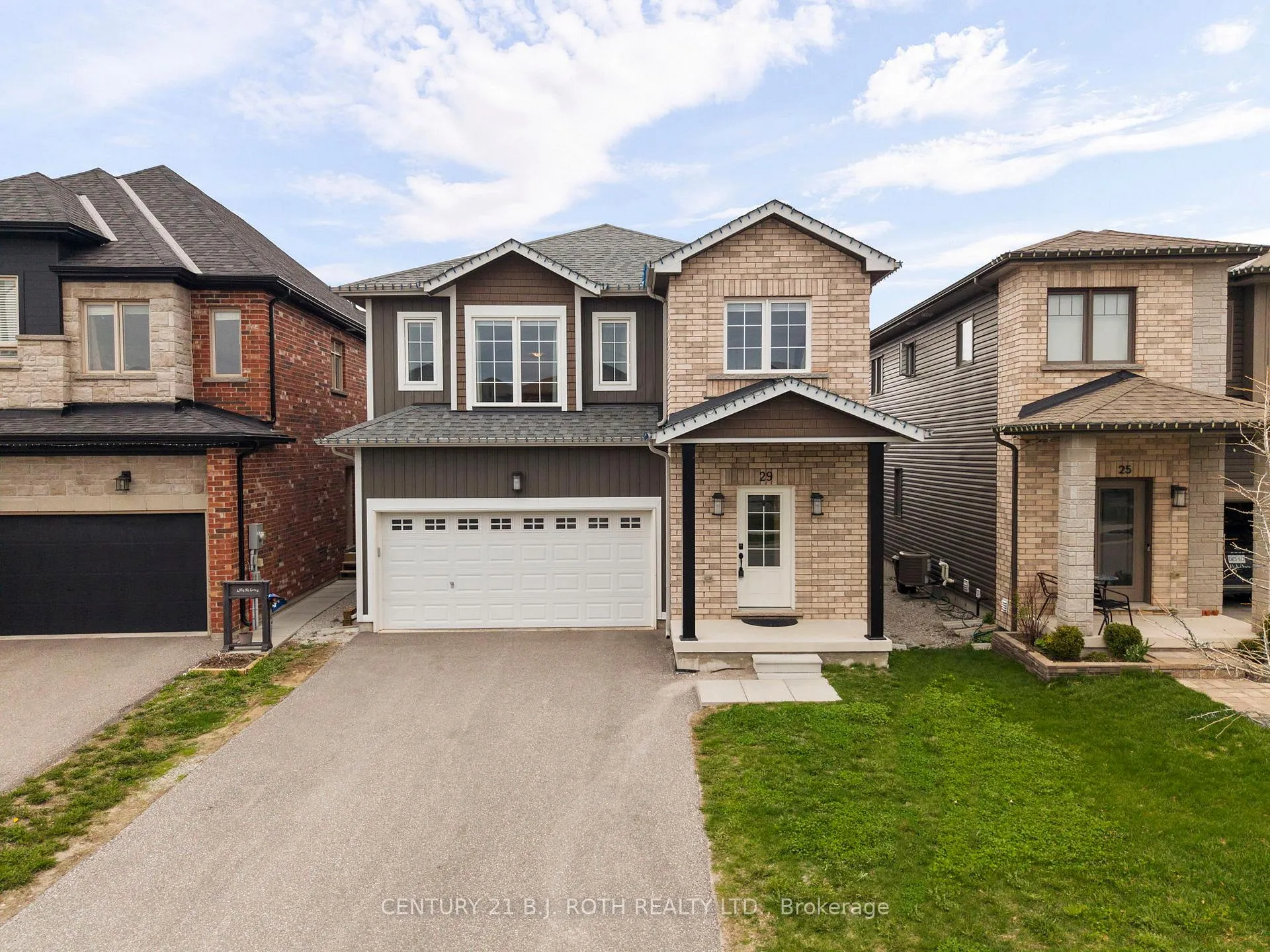 Photo 1 of 29 Alaskan Heights, Barrie, Holly — HOMEH