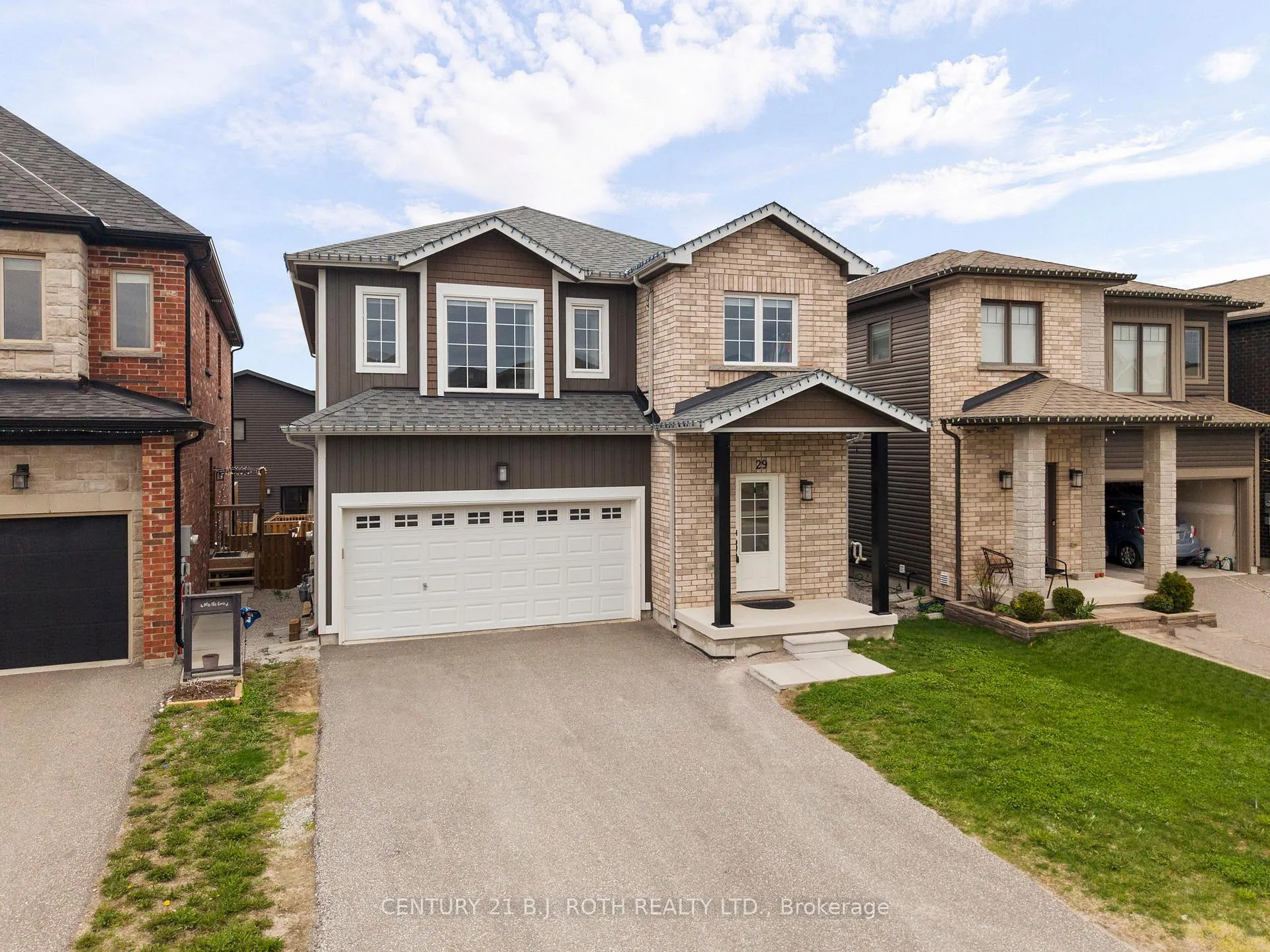 Photo 2 of 29 Alaskan Heights, Barrie, Holly — HOMEH