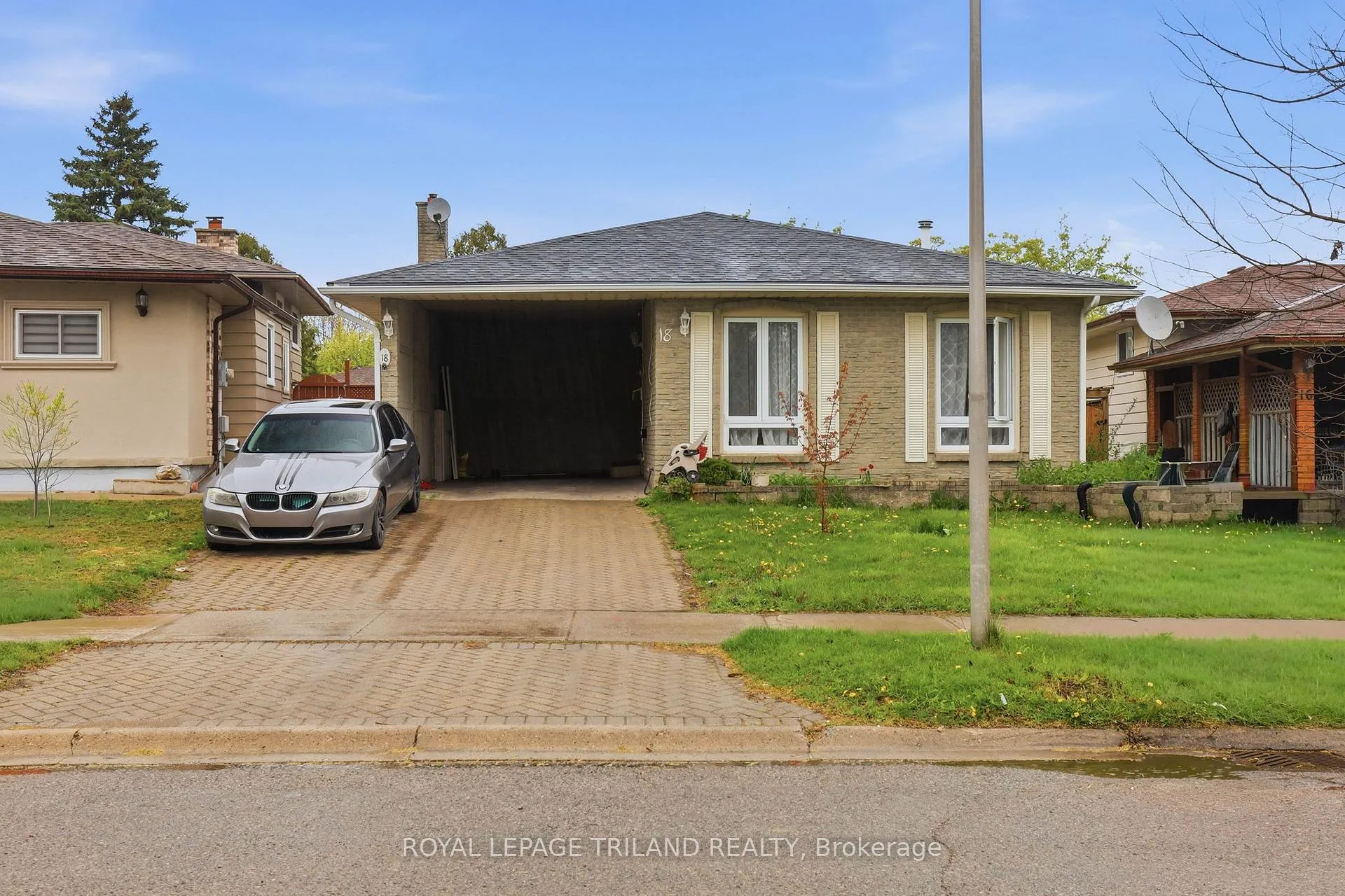 Front of 18 Tumbleweed Crescent