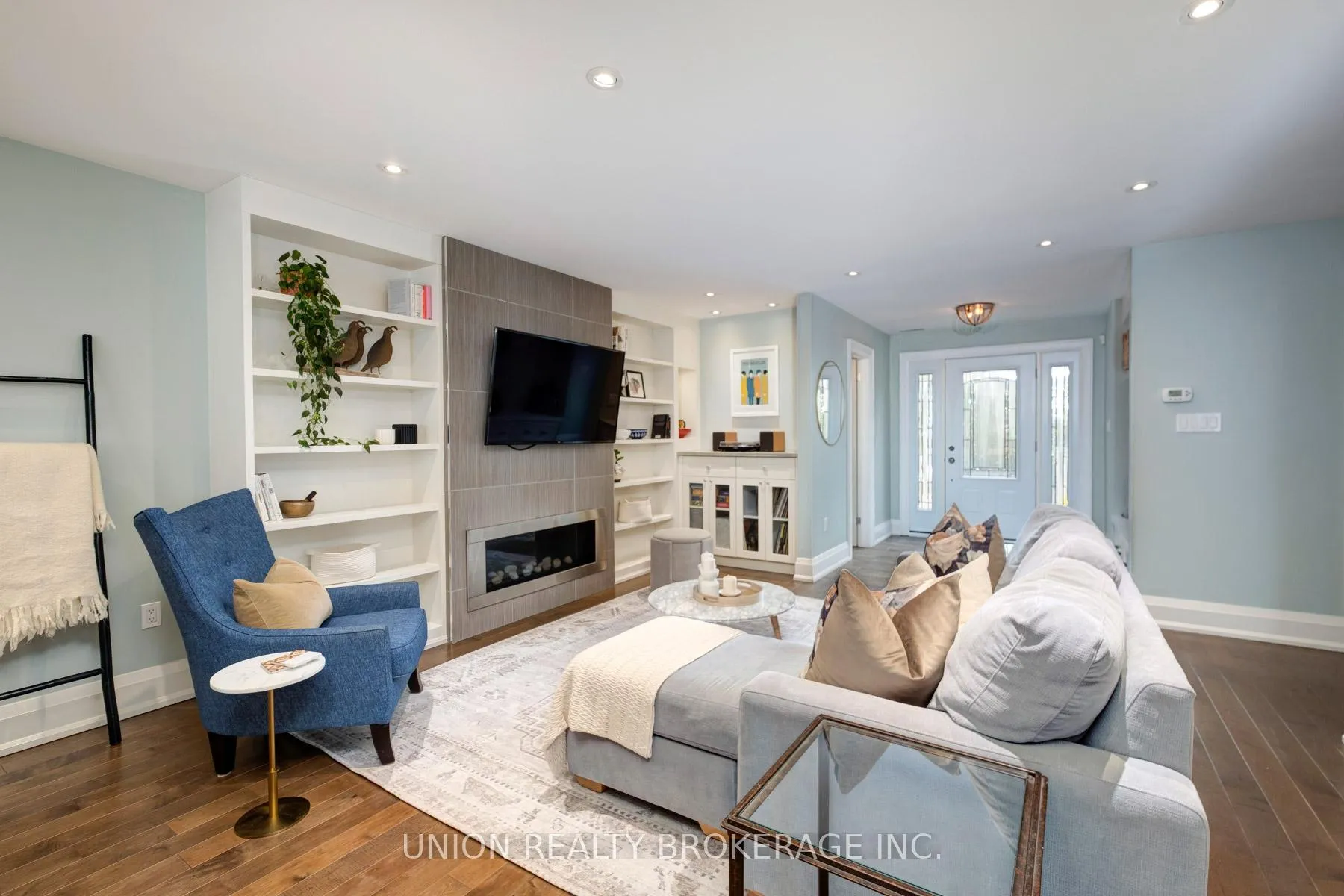 Photo 4 of 45 Spruce Hill Road, Toronto, The Beaches — HOMEH