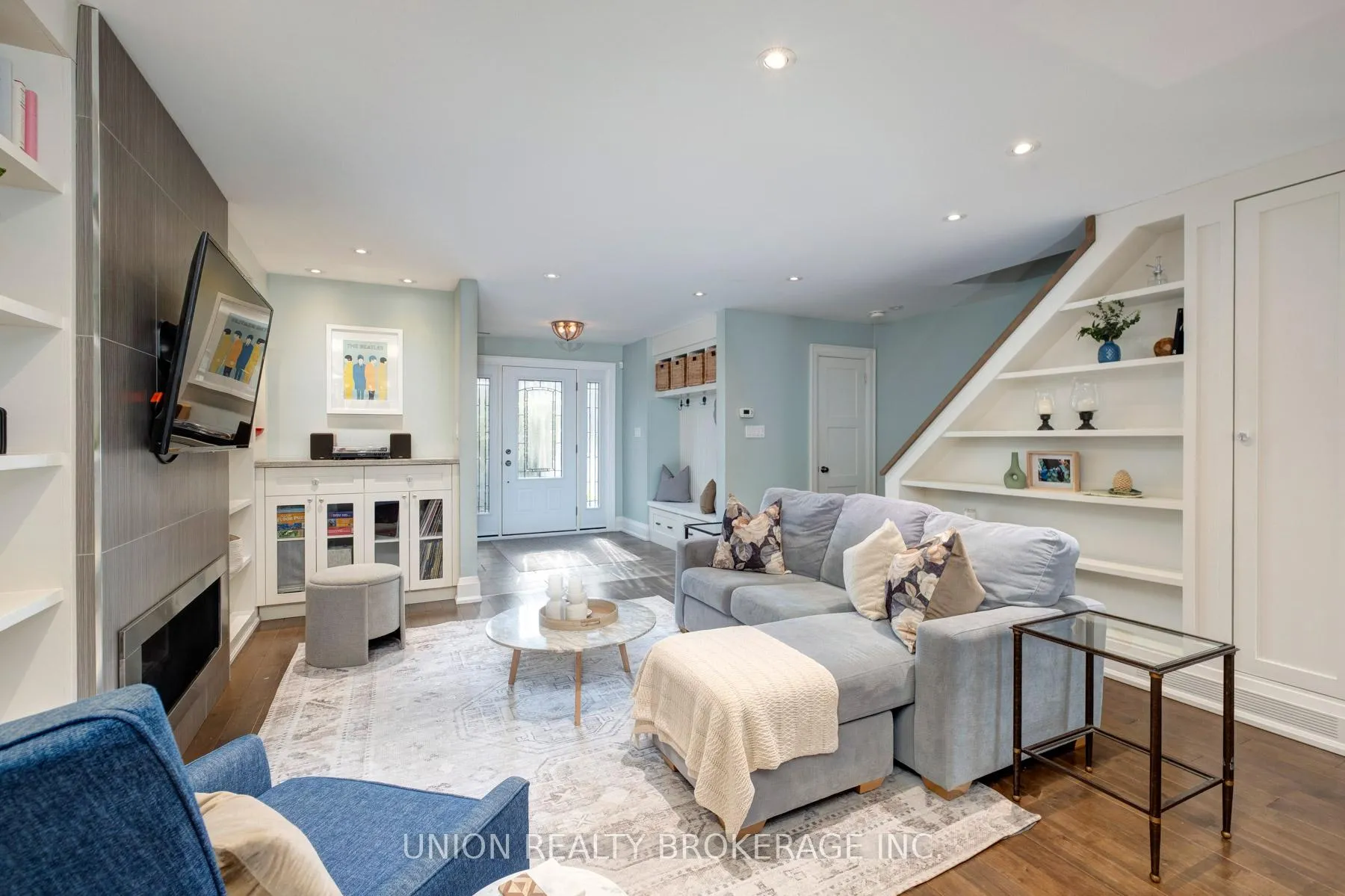 Photo 5 of 45 Spruce Hill Road, Toronto, The Beaches — HOMEH