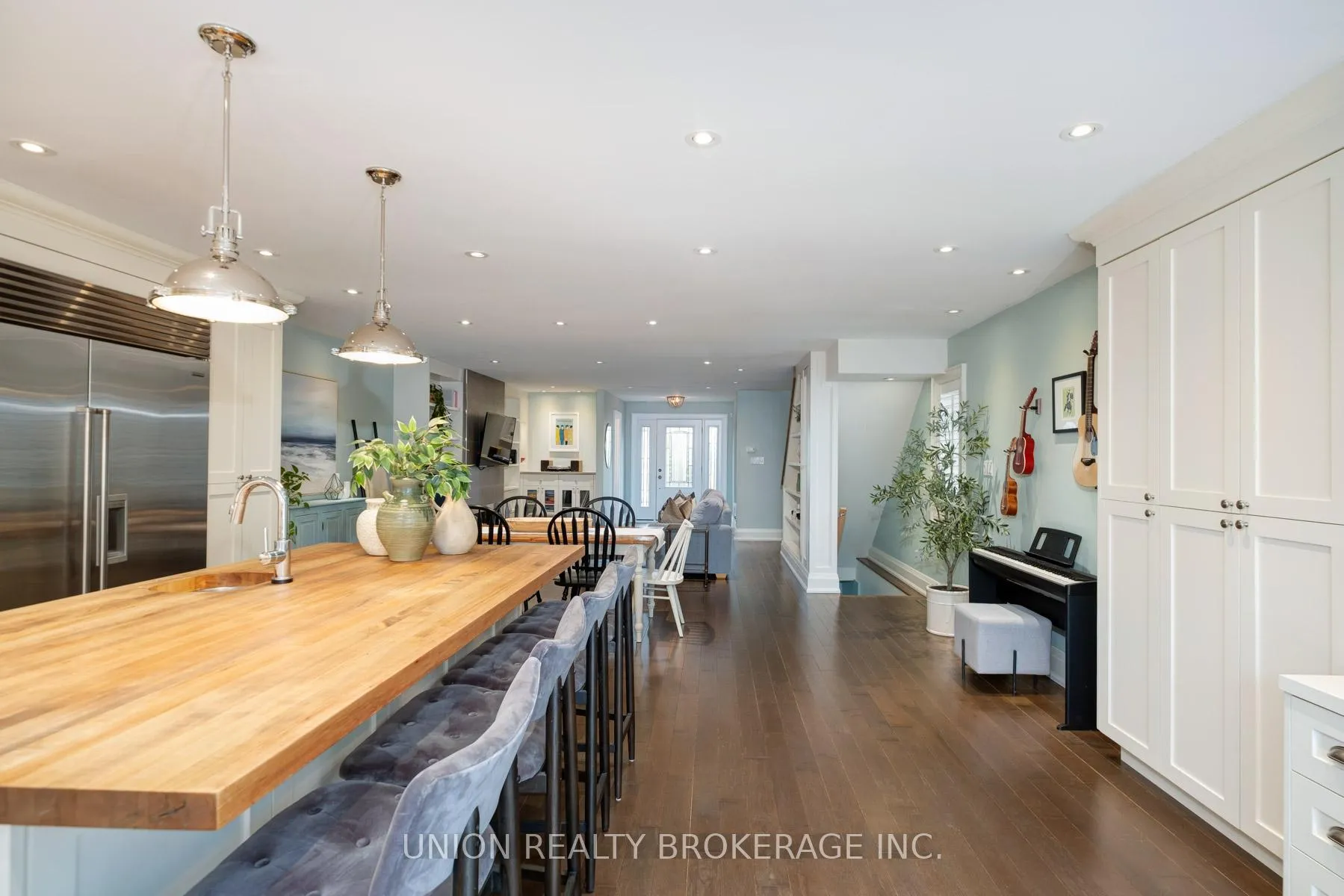 Photo 11 of 45 Spruce Hill Road, Toronto, The Beaches — HOMEH