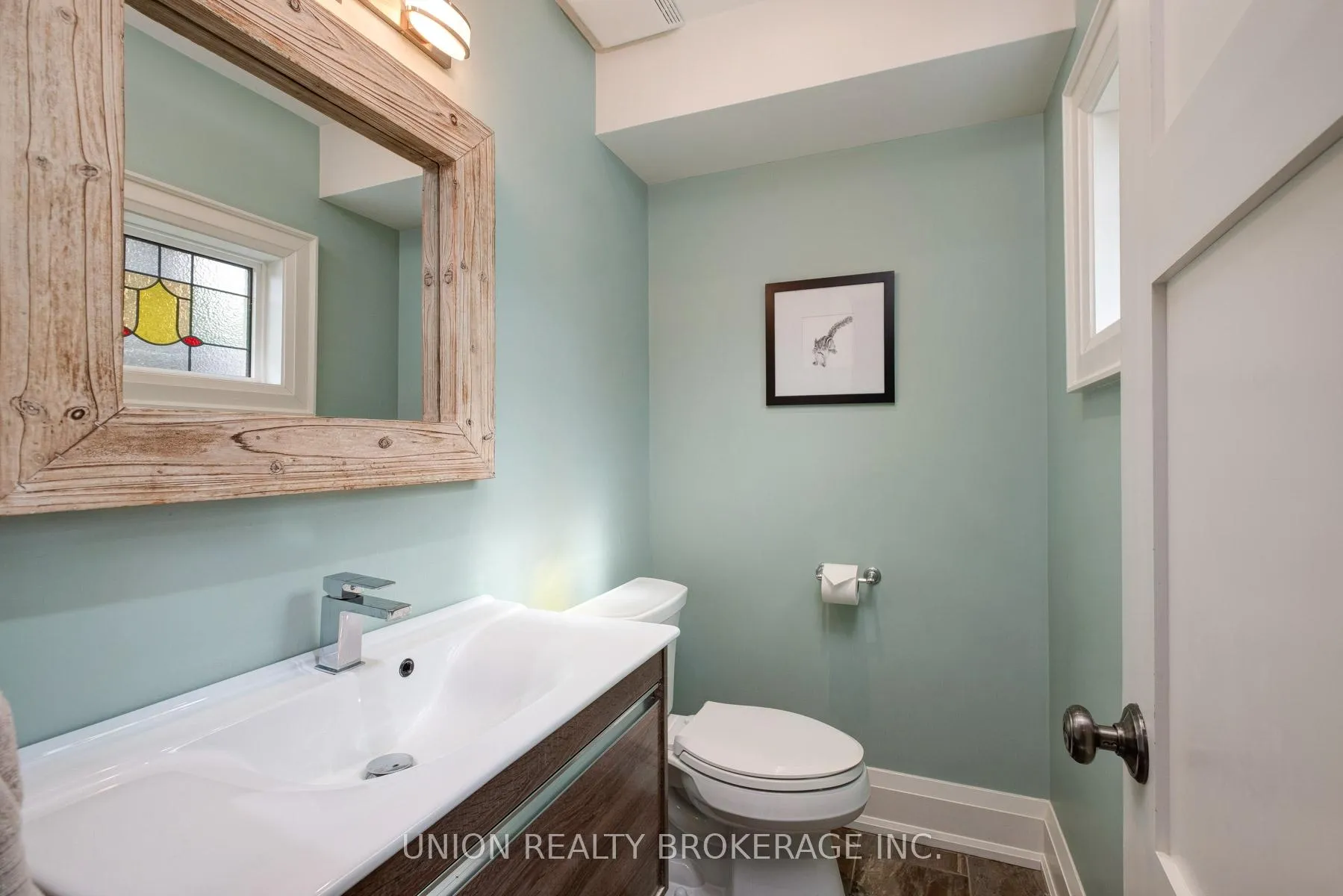 Photo 13 of 45 Spruce Hill Road, Toronto, The Beaches — HOMEH