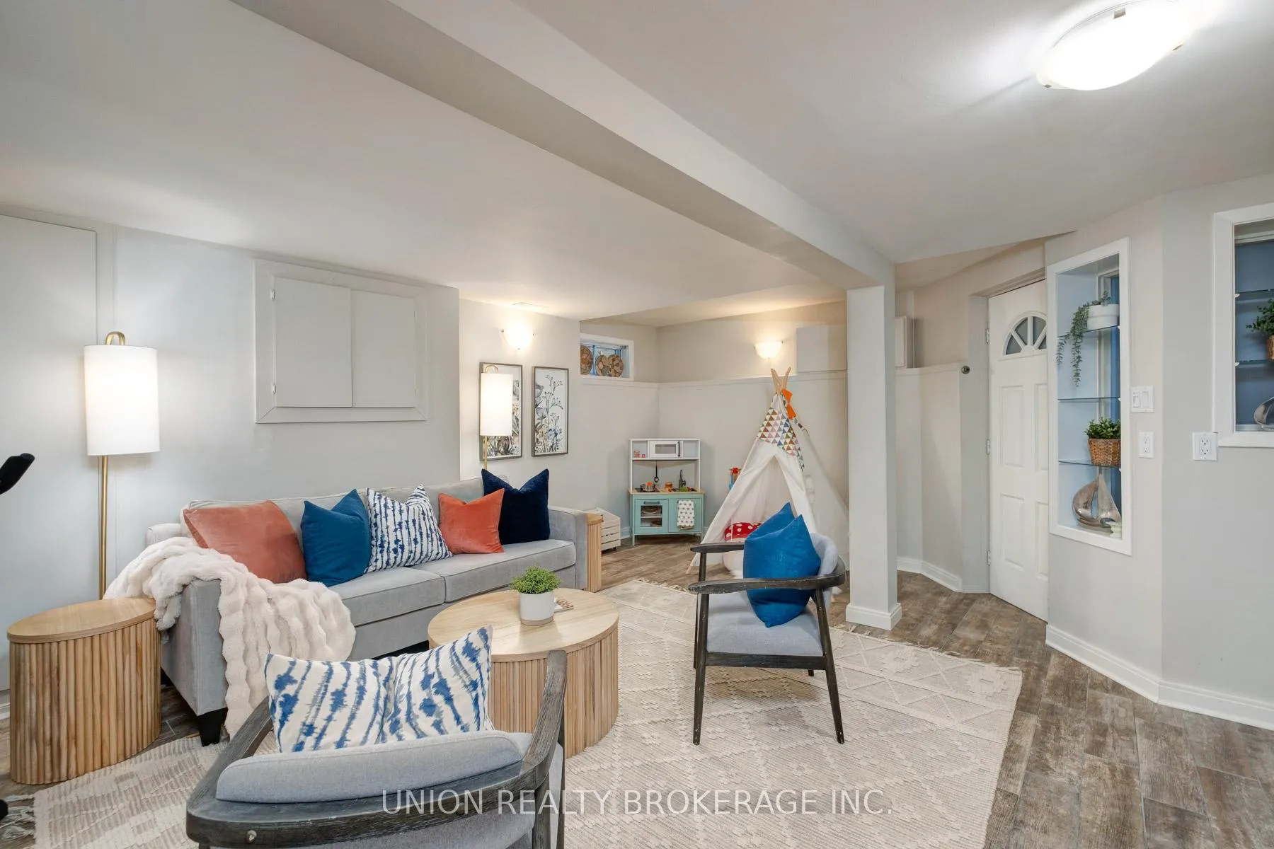 Photo 25 of 45 Spruce Hill Road, Toronto, The Beaches — HOMEH