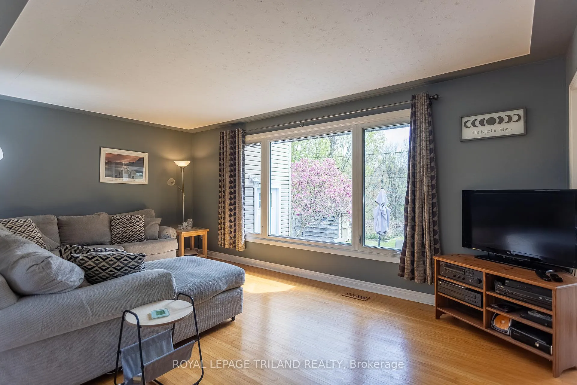 Photo 4 of 74 Eldorado Avenue, London, East O — HOMEH