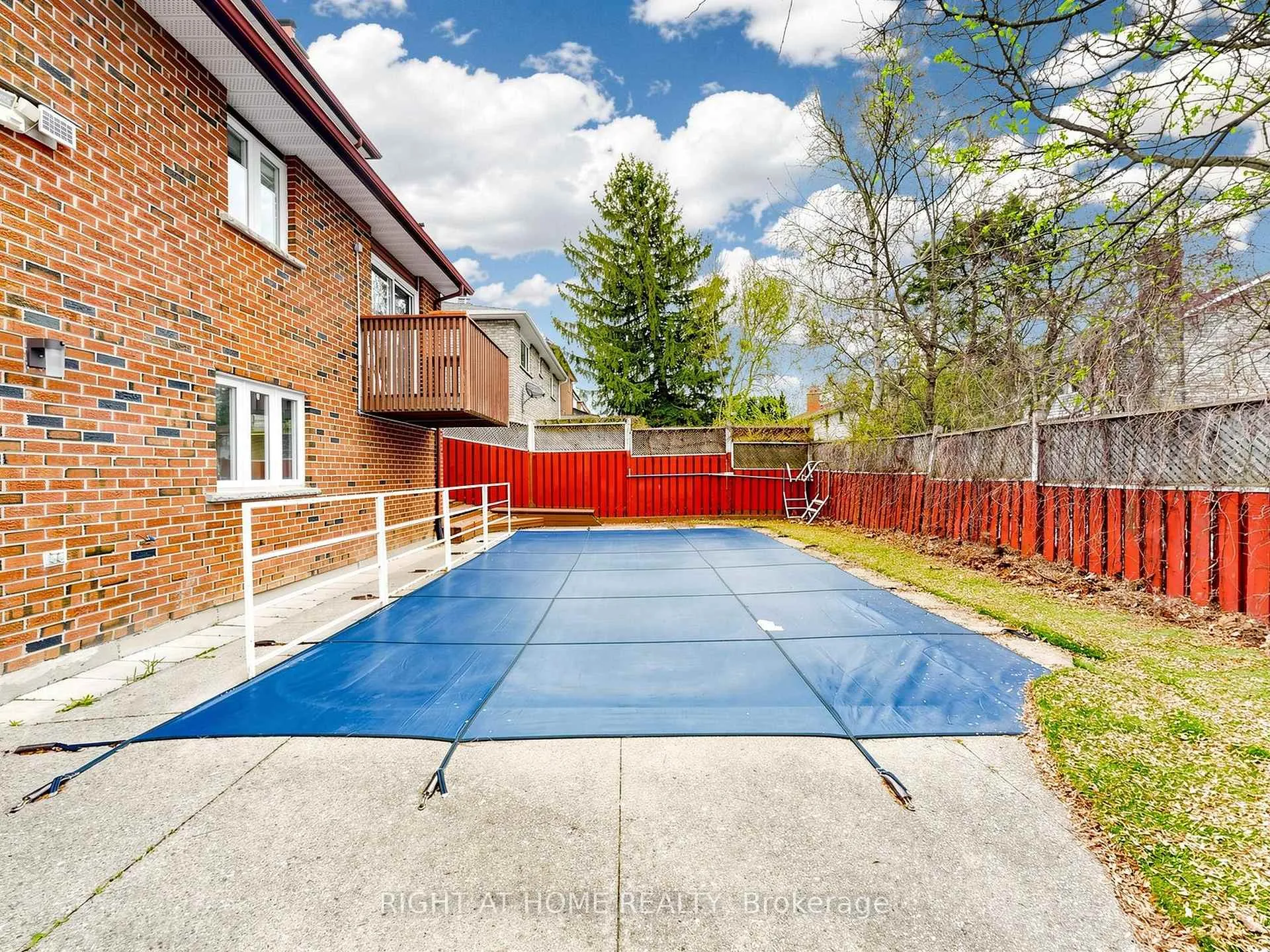 Photo 42 of 86 Howlett Avenue, Newmarket, Huron Heights-Leslie Valley — HOMEH