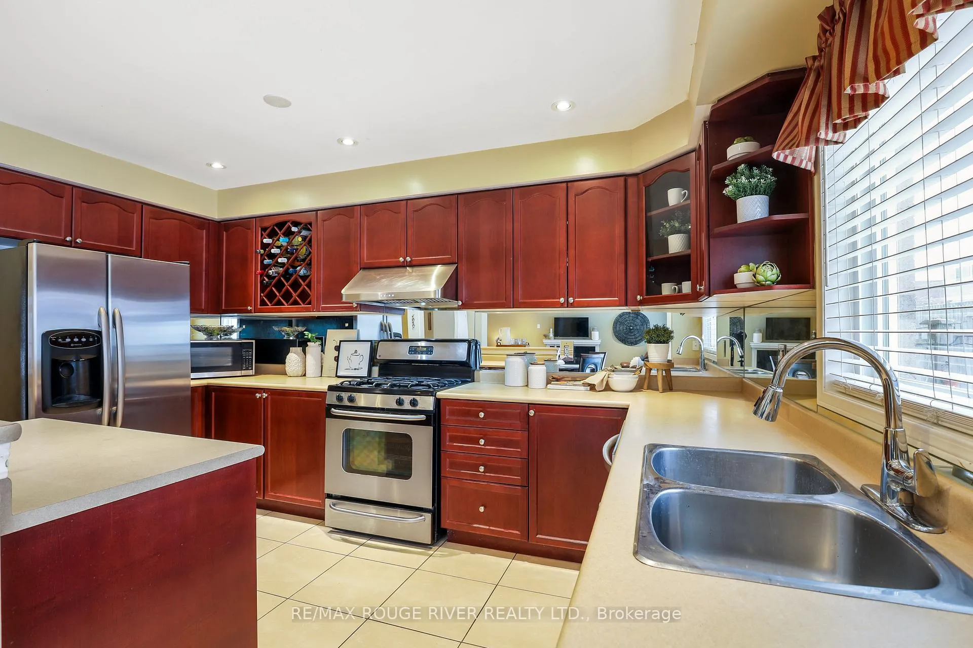 Photo 15 of 14 Clapperton Drive, Ajax, Northwest Ajax — HOMEH