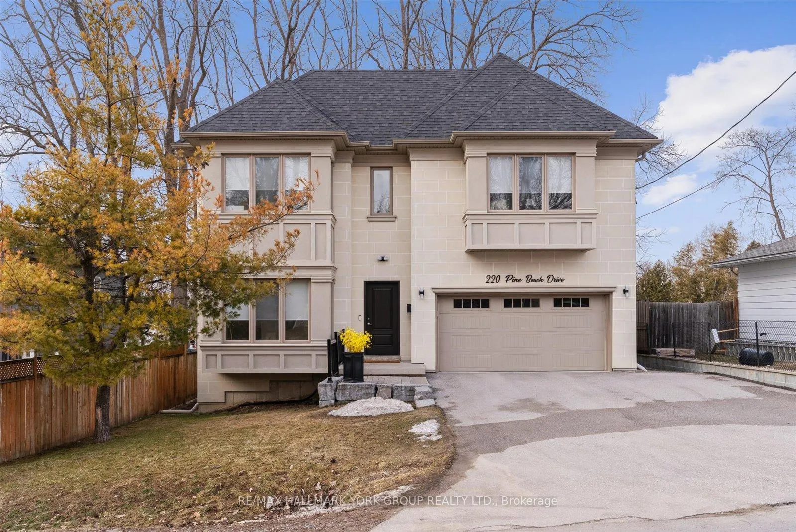 Photo 2 of 220 Pine Beach Drive, Georgina, Keswick South — HOMEH